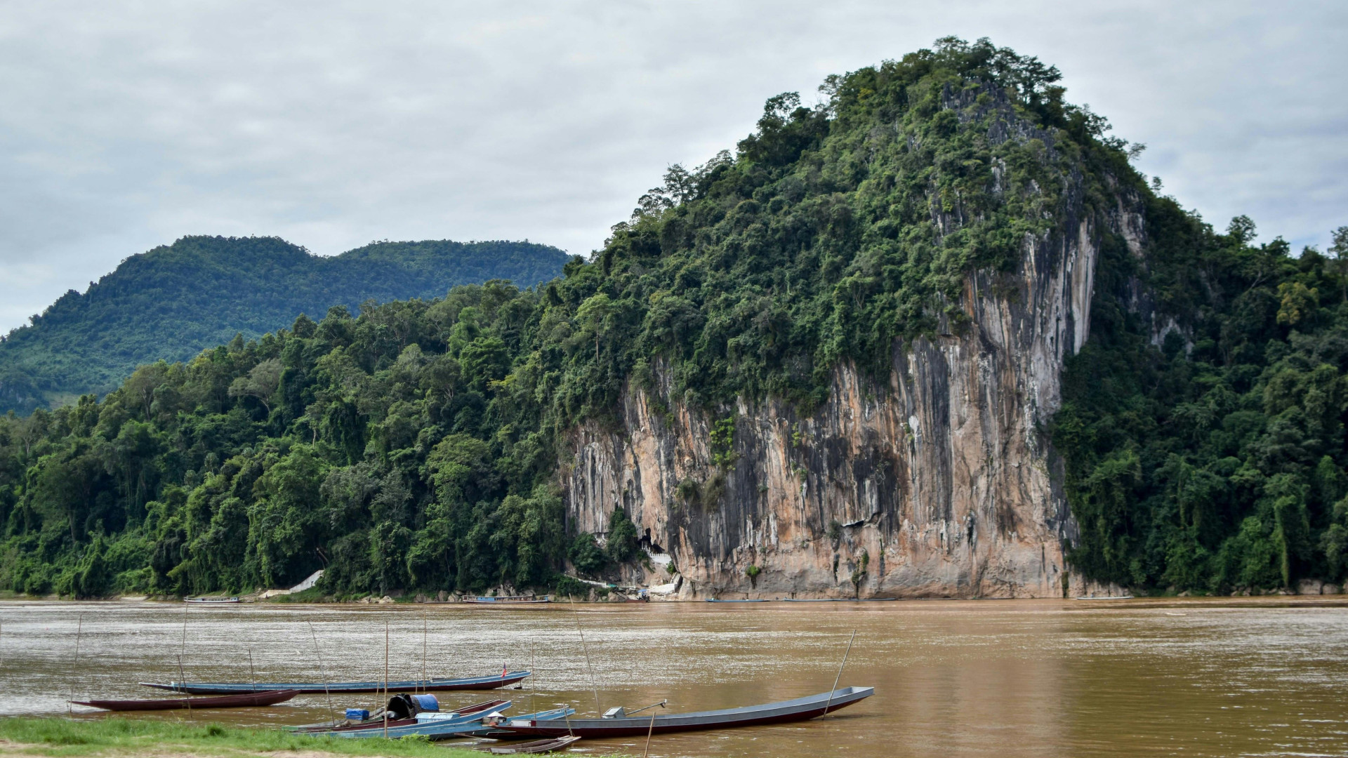 Pexels-O-Darny-3024975