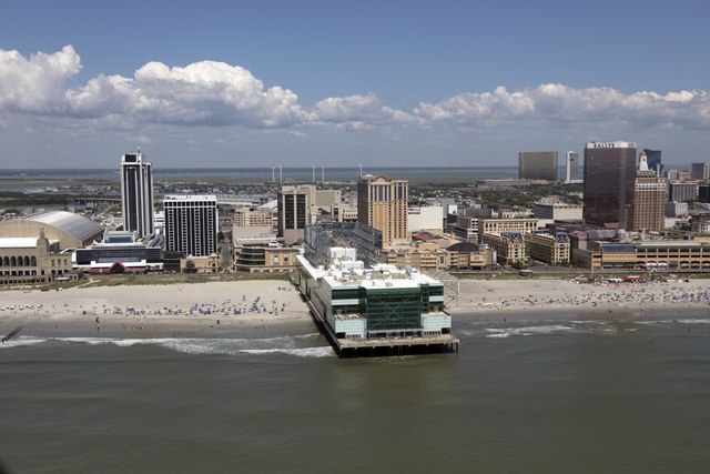 Lossy-Page1-640Px-Beaches, Boardwalk And The Playground Shopping Mall On The New Jersey Shore In Atlantic City, New Jersey.tif