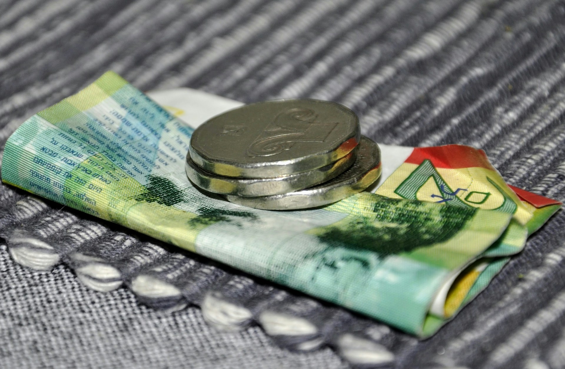 Shraga-Kopstein-Oze-En90Uts-Unsplash