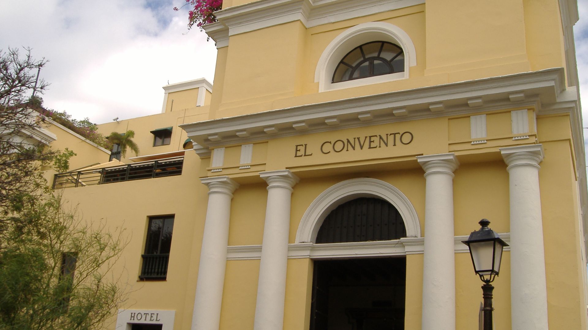 File:El Convento Hotel, San Juan.JPG