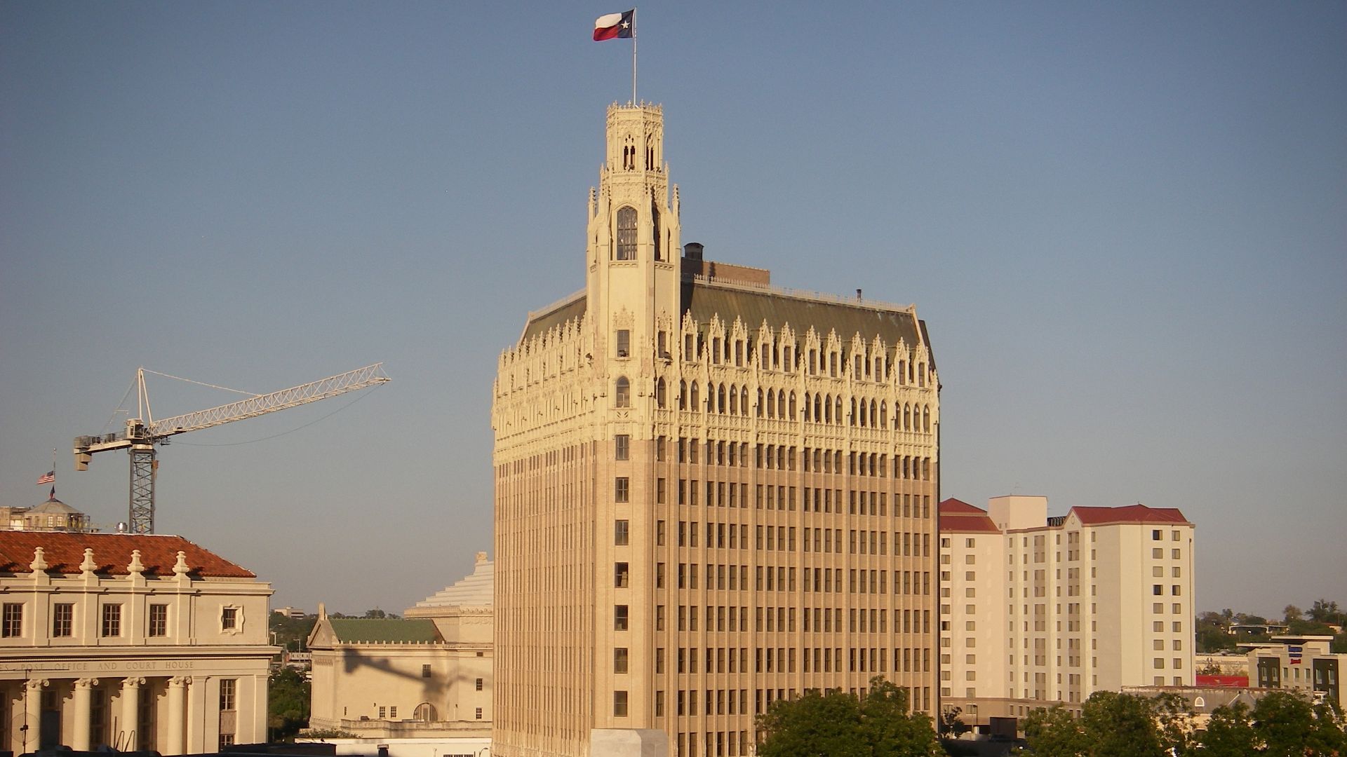 File:Emily Morgan Hotel, San Antonio, Texas, 2011.jpg
