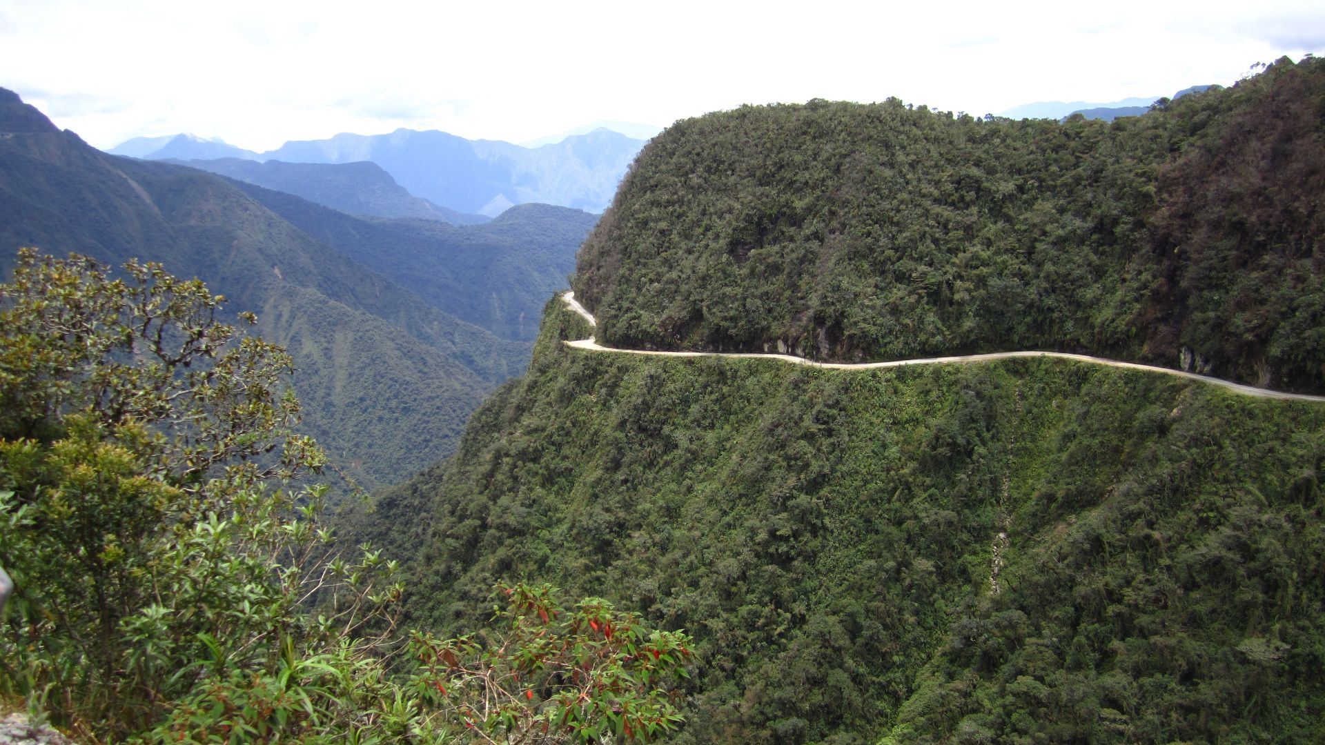 File:Yungas road-Death road (8264757023).jpg