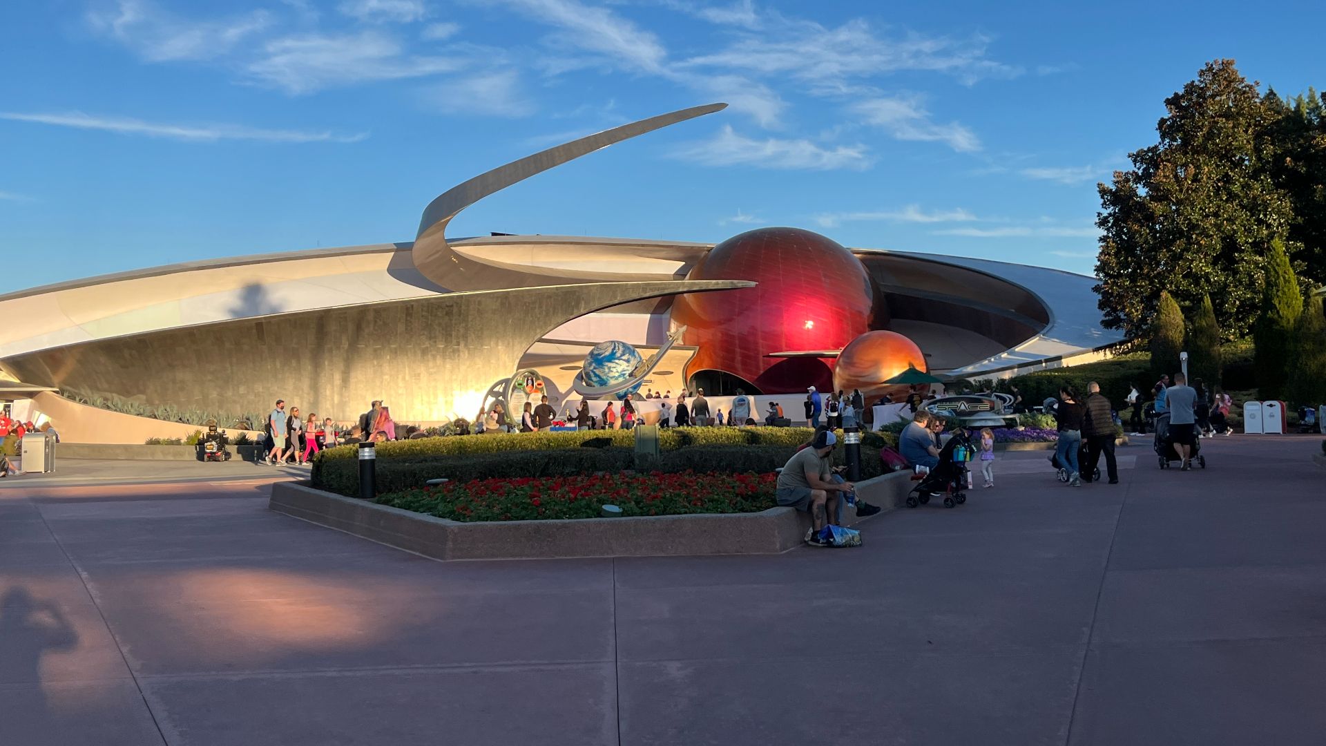 File:Mission Space à Epcot en janvier 2022.JPG