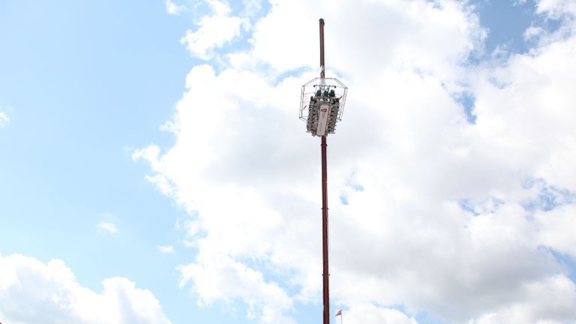 File:Dinner in the Sky 2012 Vilnius, Lithuania.jpg