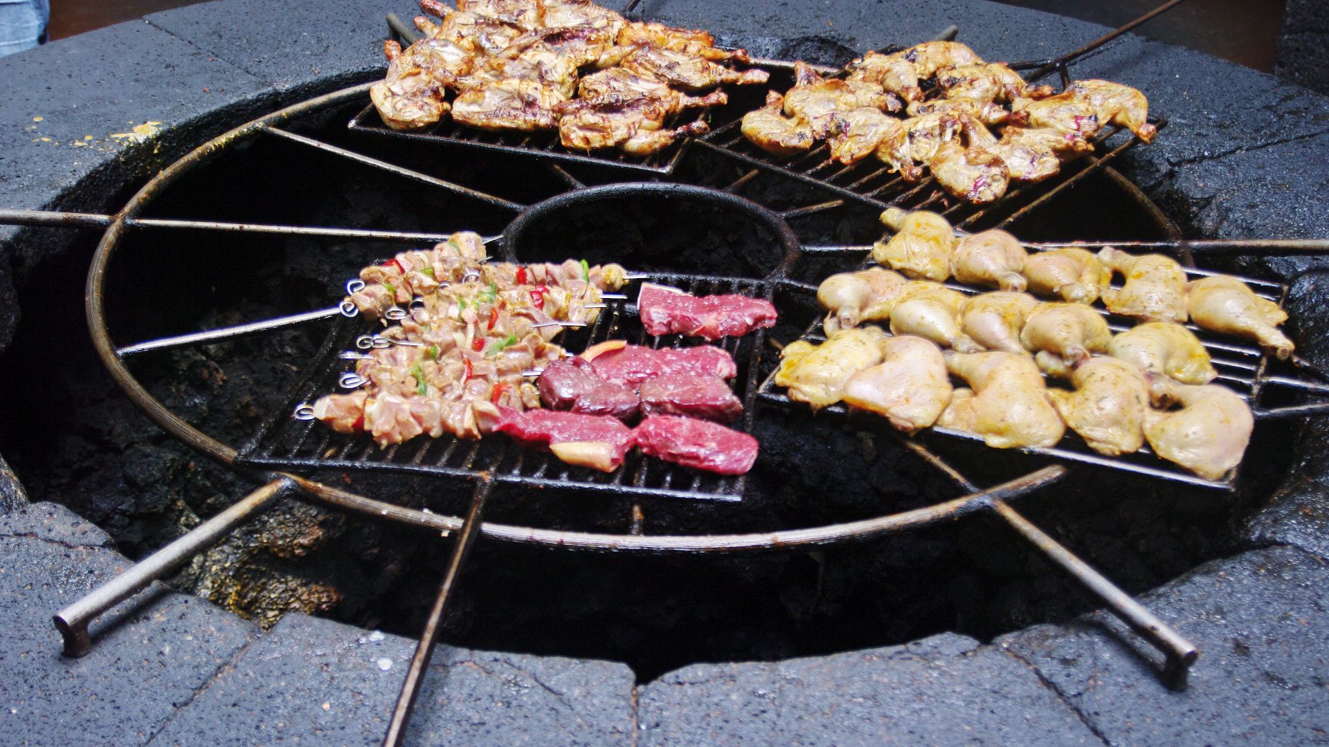 File:ES-lanza-timanf-eldiablo-grill.jpg