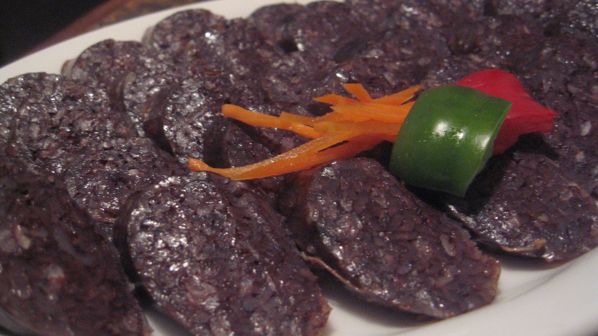 File:Korean blood sausage-Sundae-01.jpg