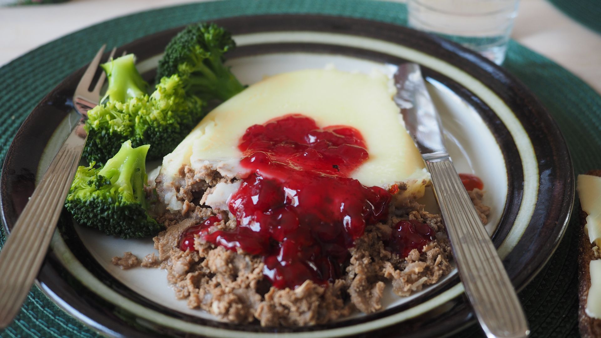 File:Sautéed reindeer as a convenience meal.jpg