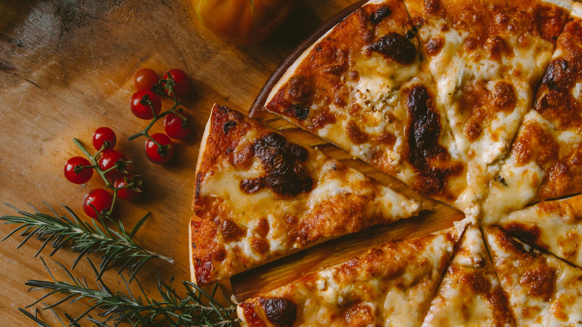 pizza with berries