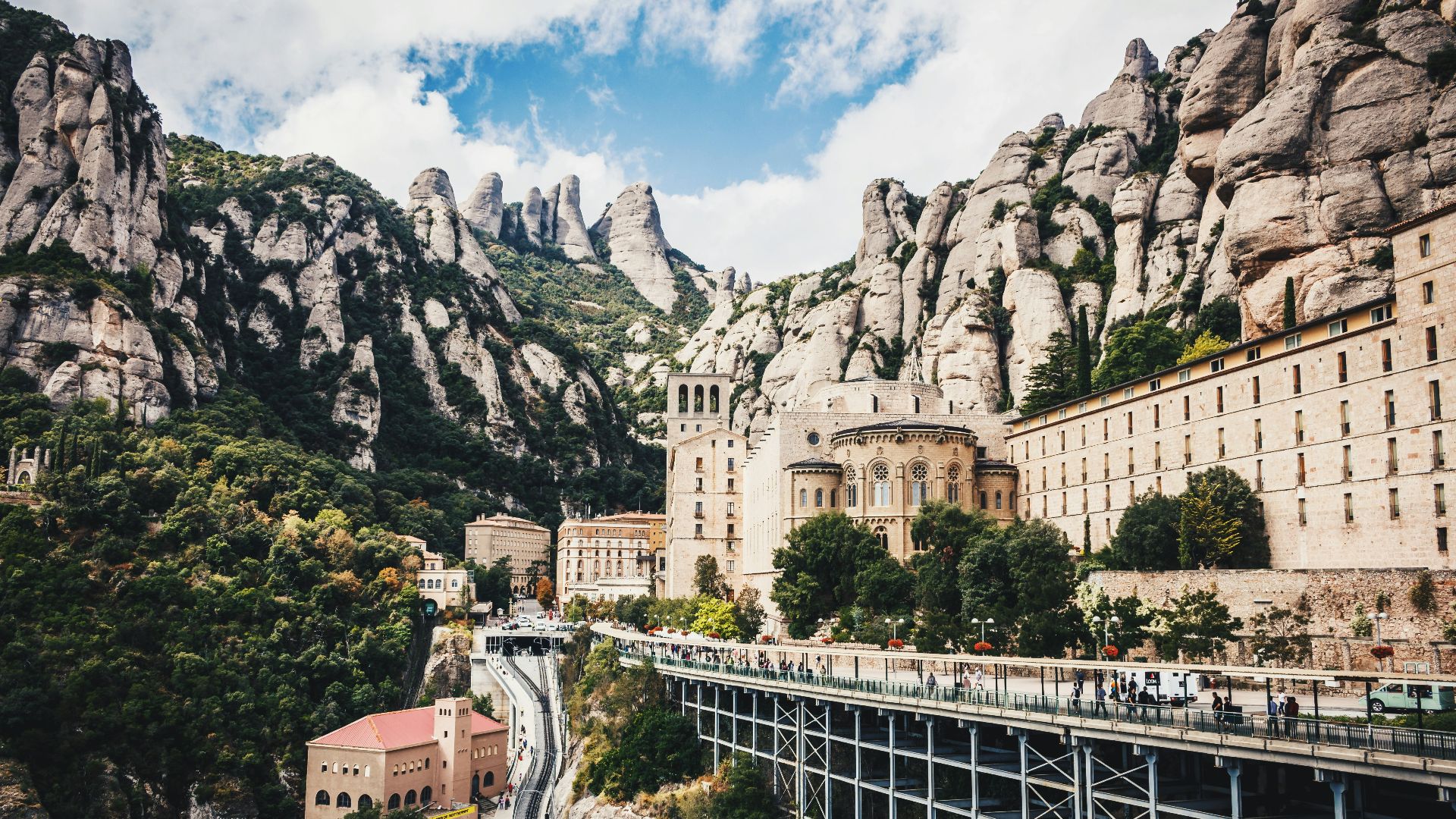 houses near mountain during daytime