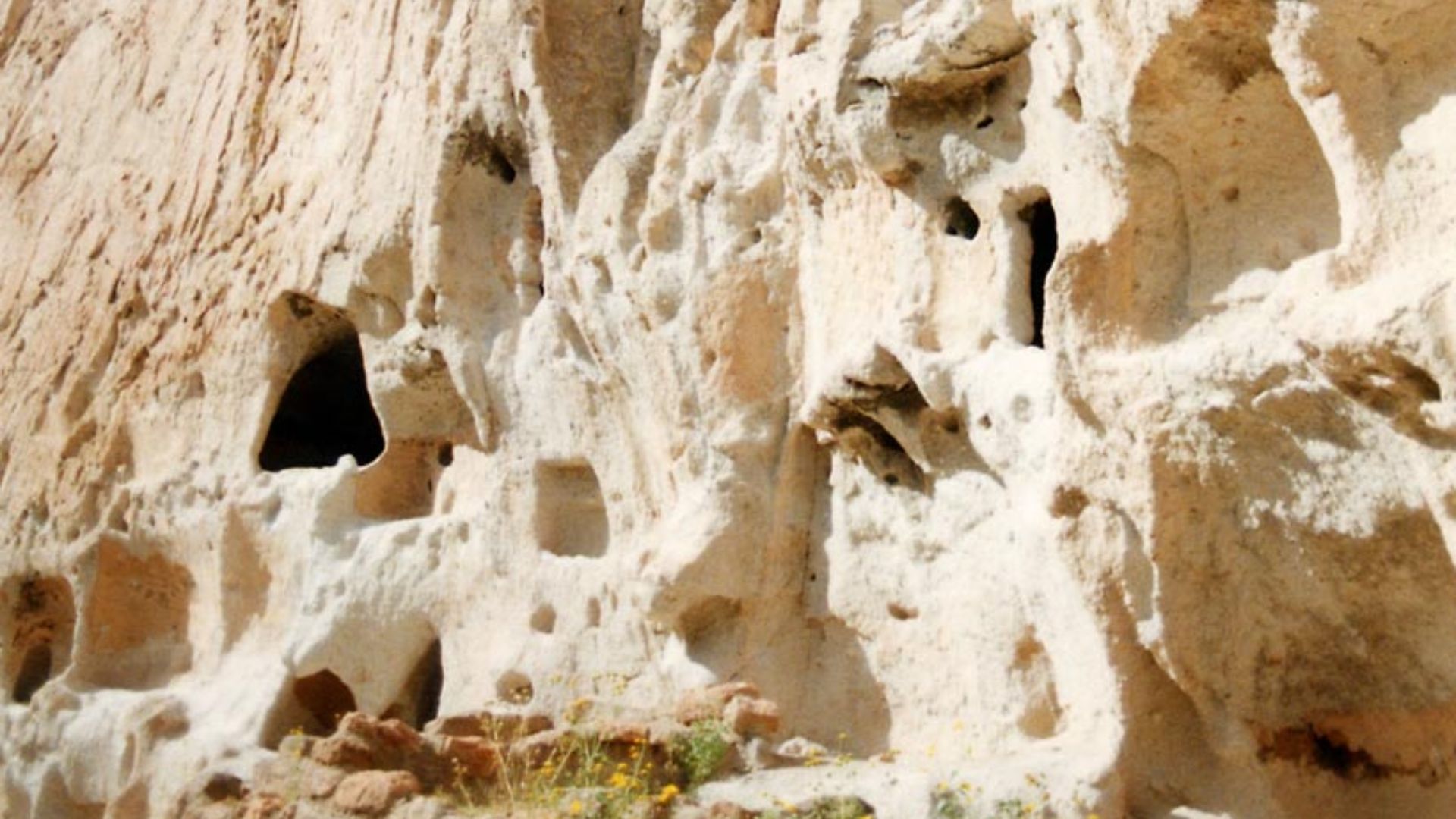 File:Bandelier-Pockmarked Cliff.jpg