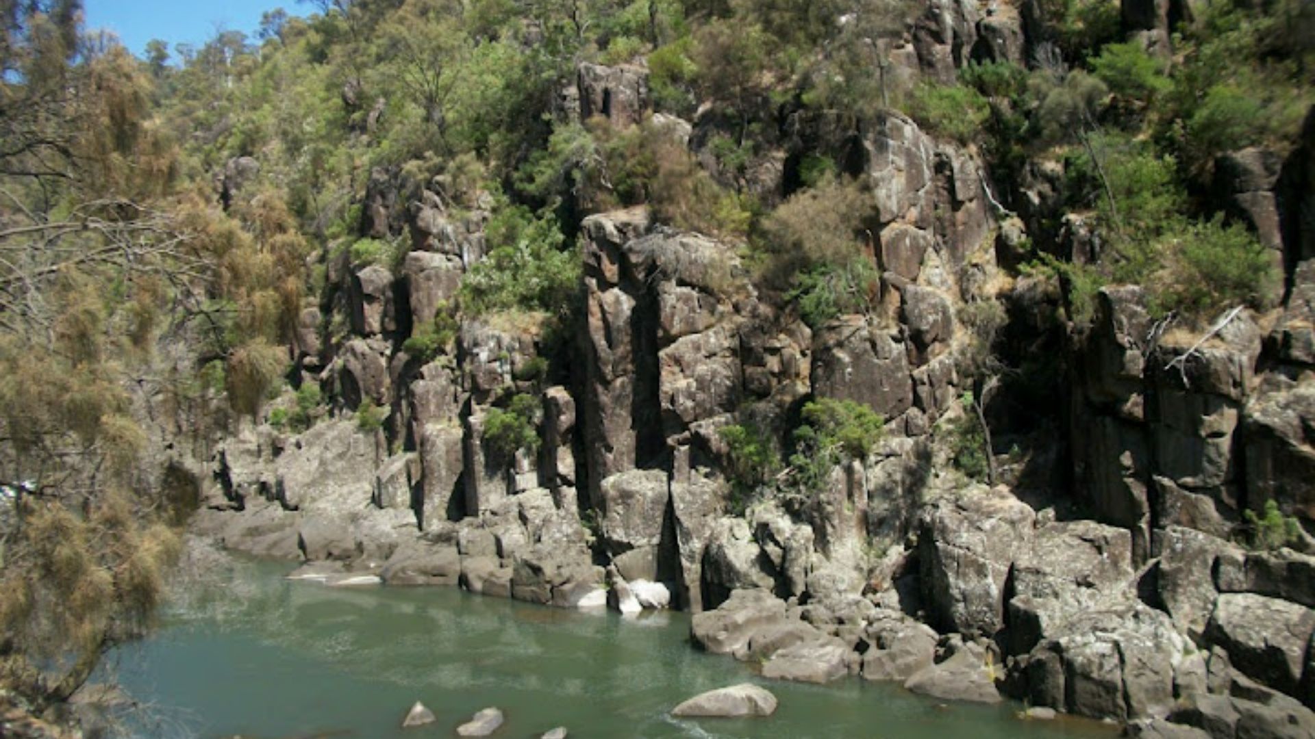 File:Cataract Gorge Tasmania.jpg