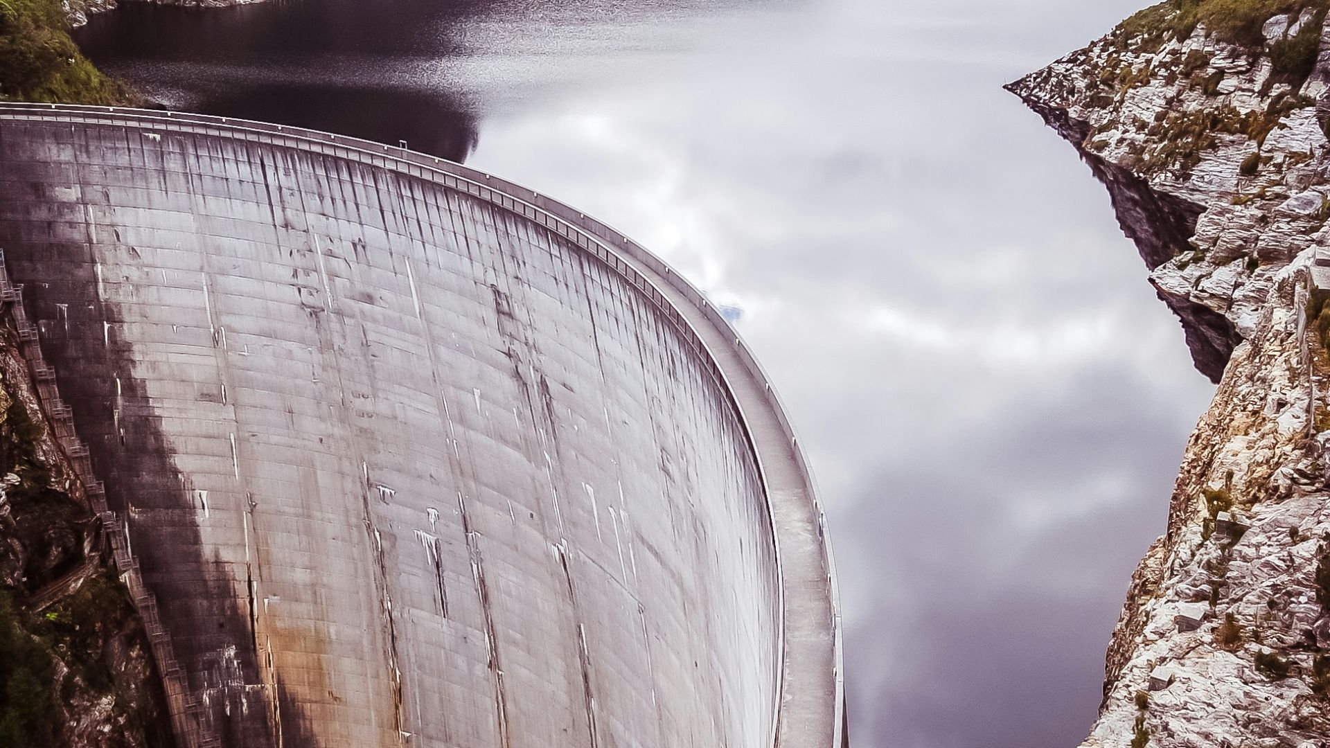 water dam near bridge