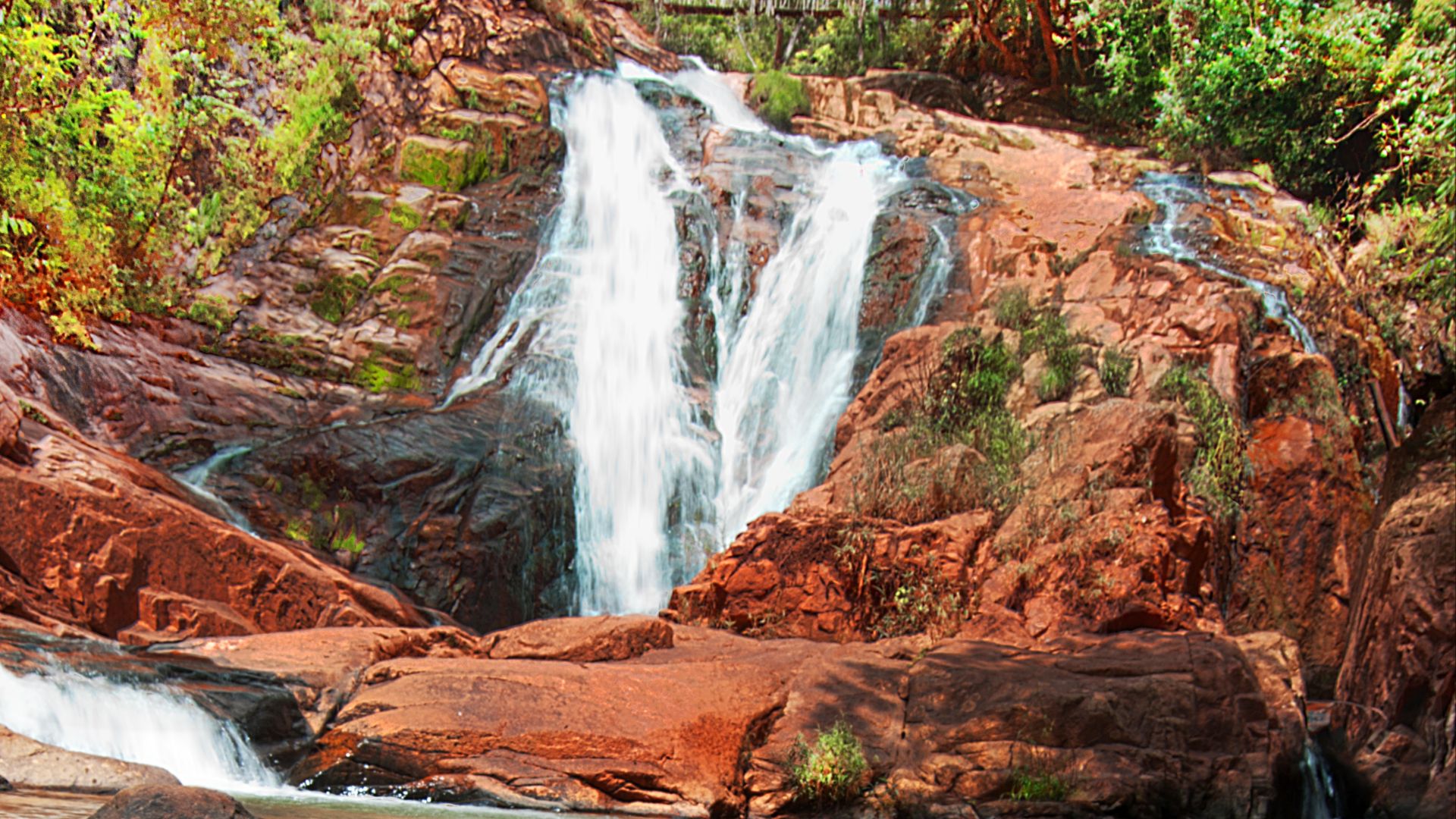 File:Hang Cop Waterfall in Da Lat 1.jpg