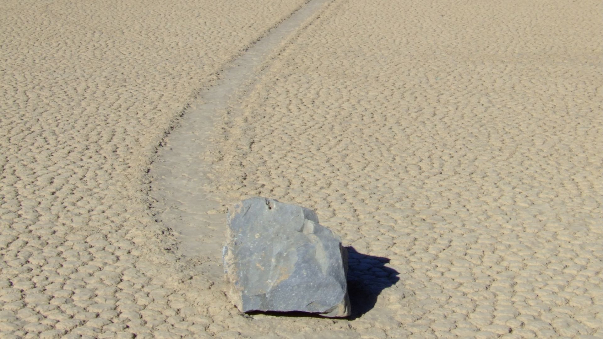 File:Racetrack Playa in Death Valley National Park.jpg