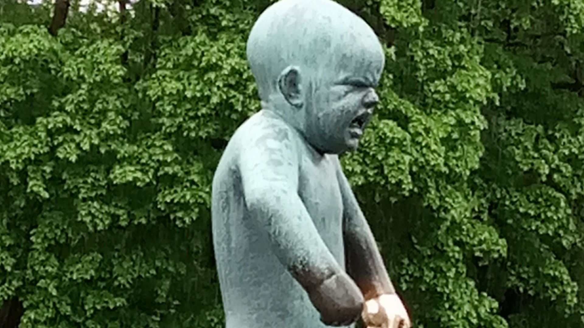 File:Sinnataggen, Vigeland.jpg