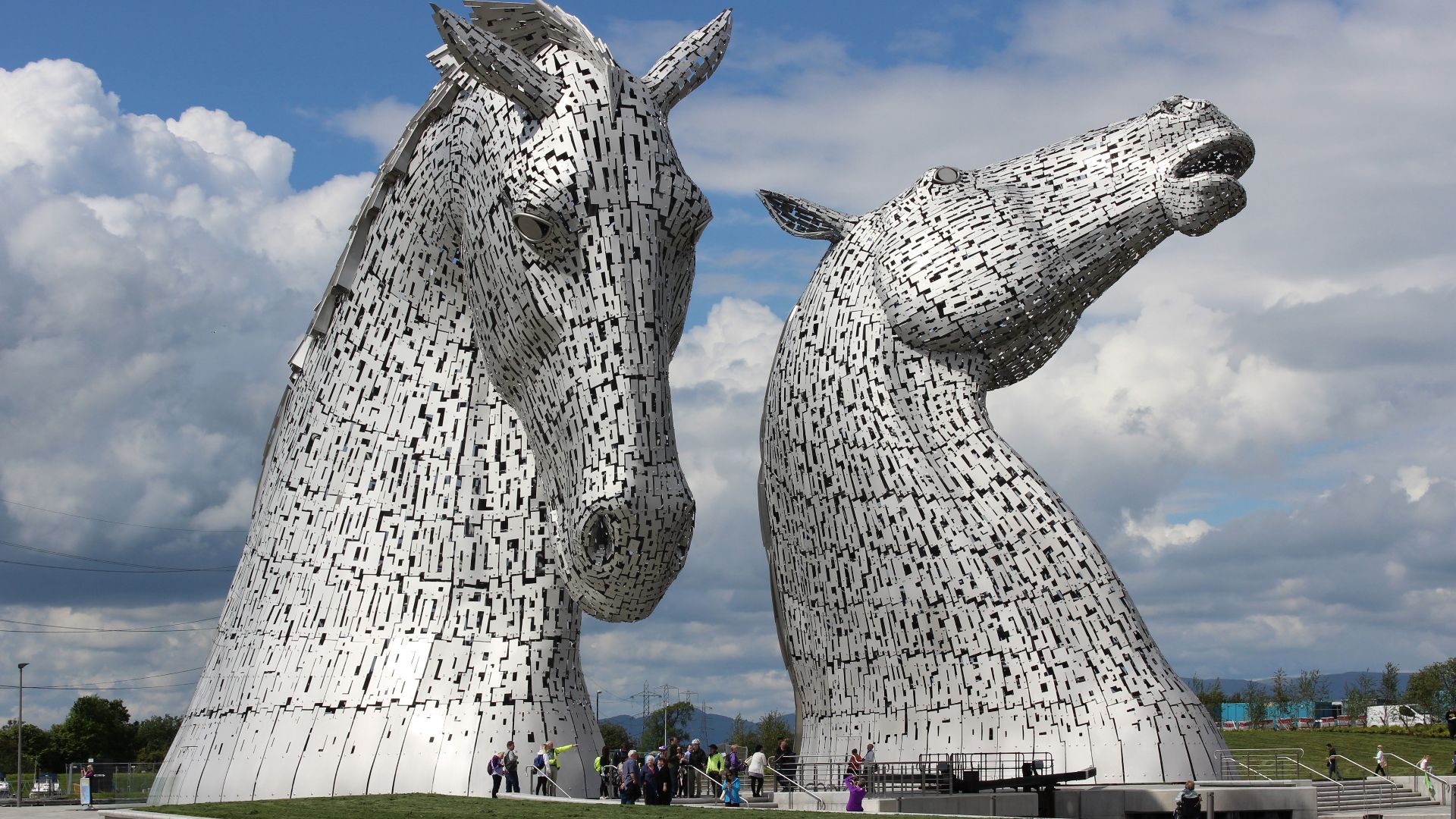 File:The Kelpies at The Helix in Falkirk, Scotland, June 2014.jpg