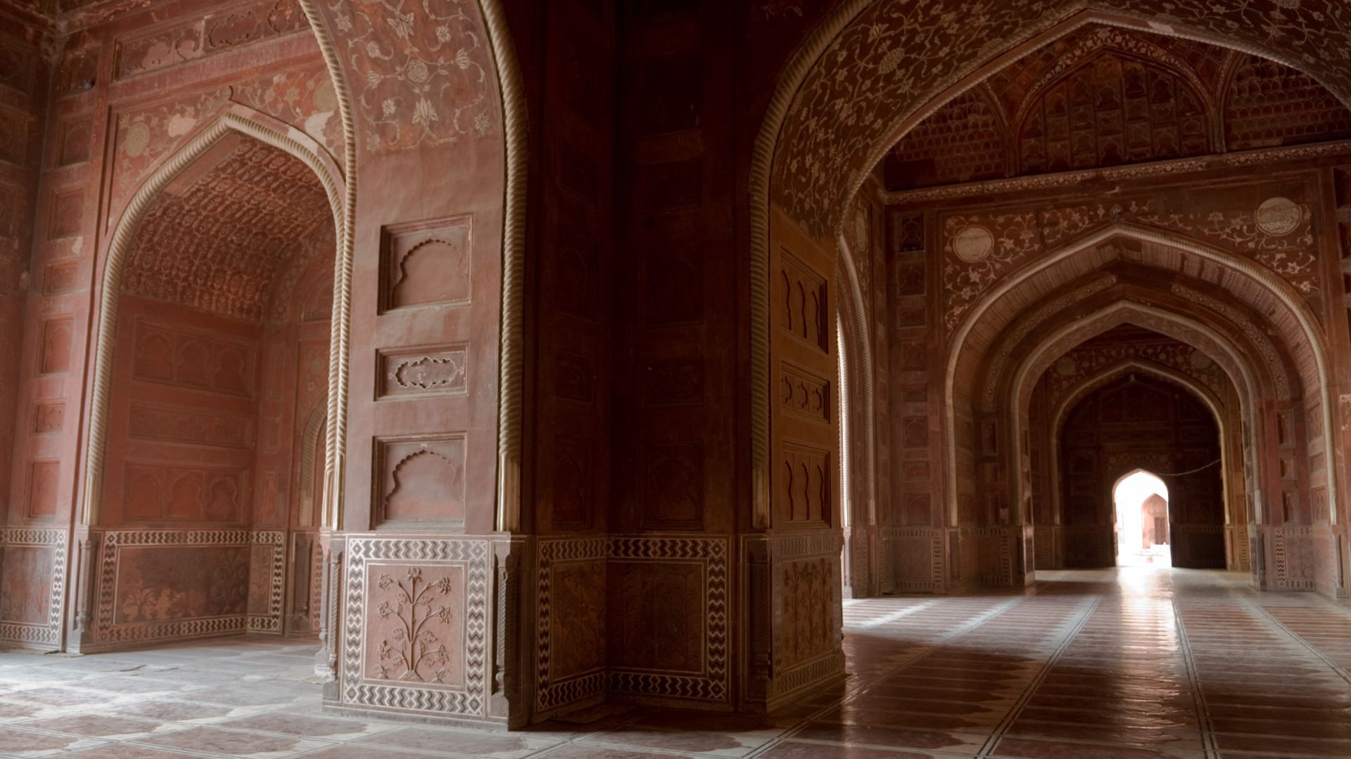 File:Arches inside the Taj Mahal Mosque, Agra.jpg