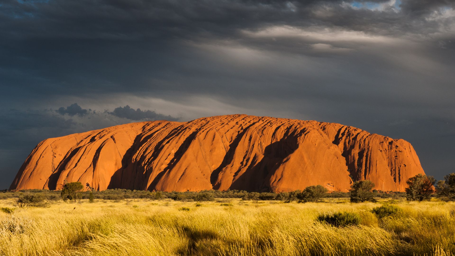 File:Uluṟu (Ayers Rock), Sunset.jpg