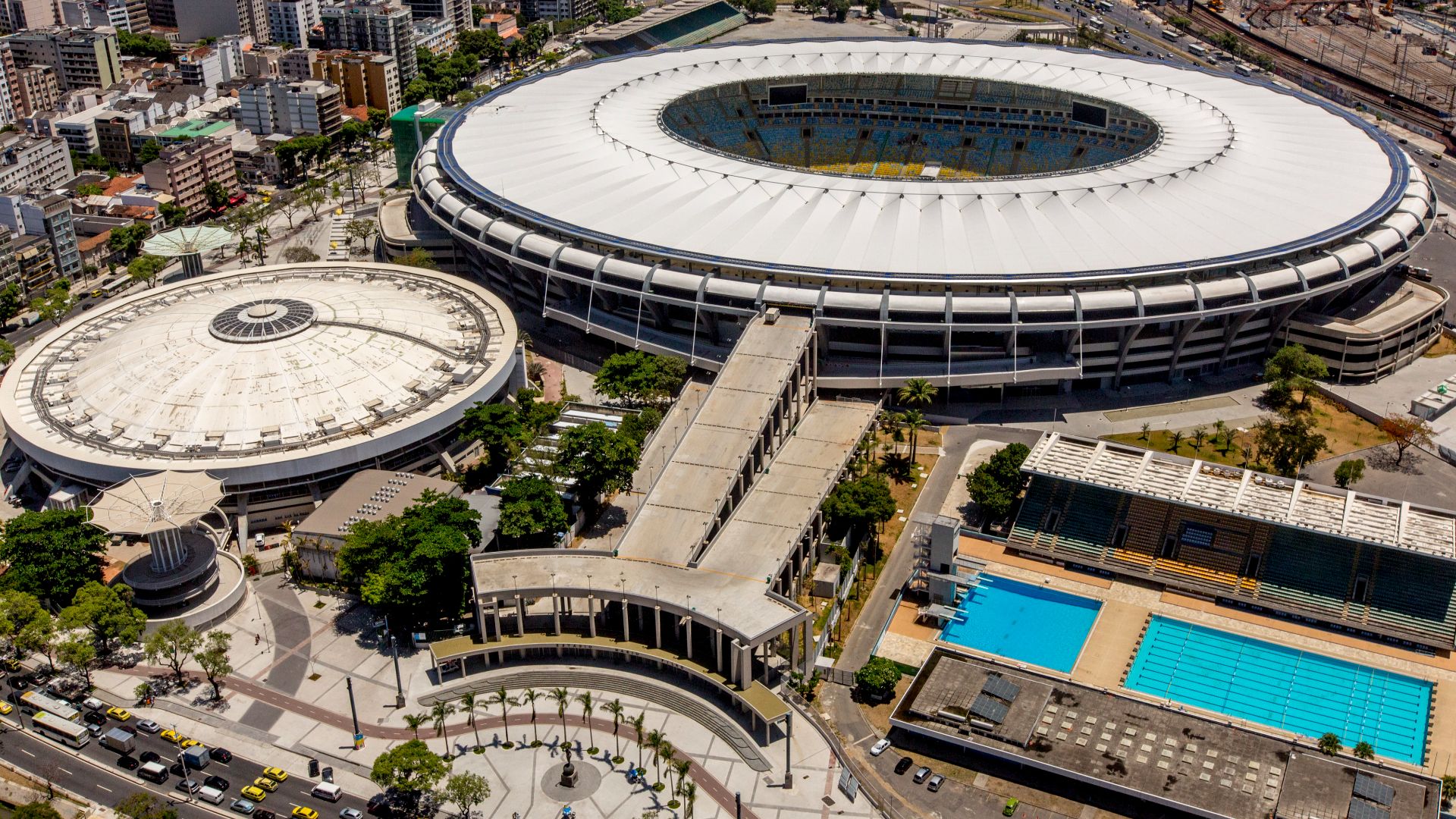 File:Maracanã 2014 e.jpg