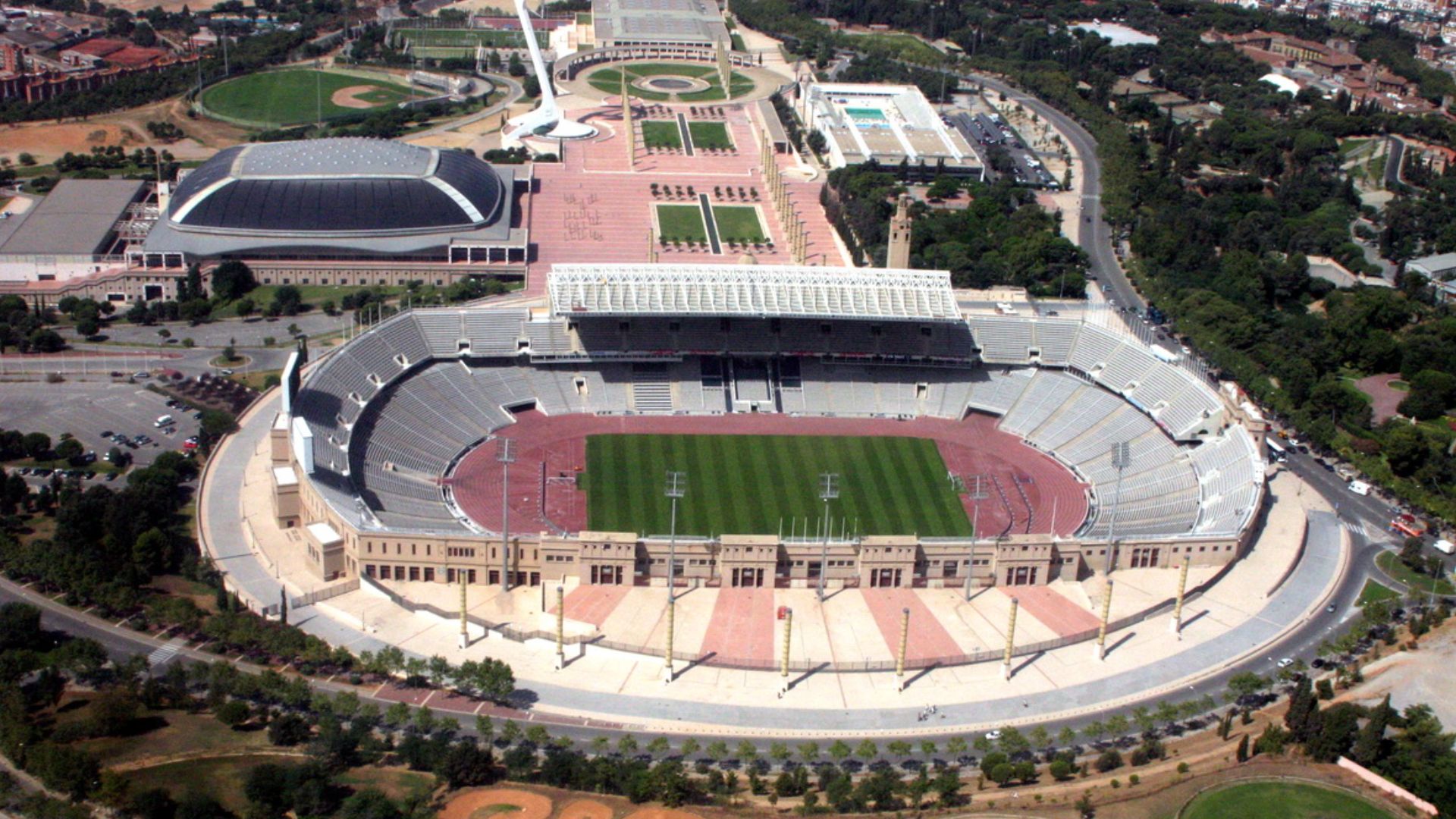 File:BCN-EstadiOlimpic-4860.jpg