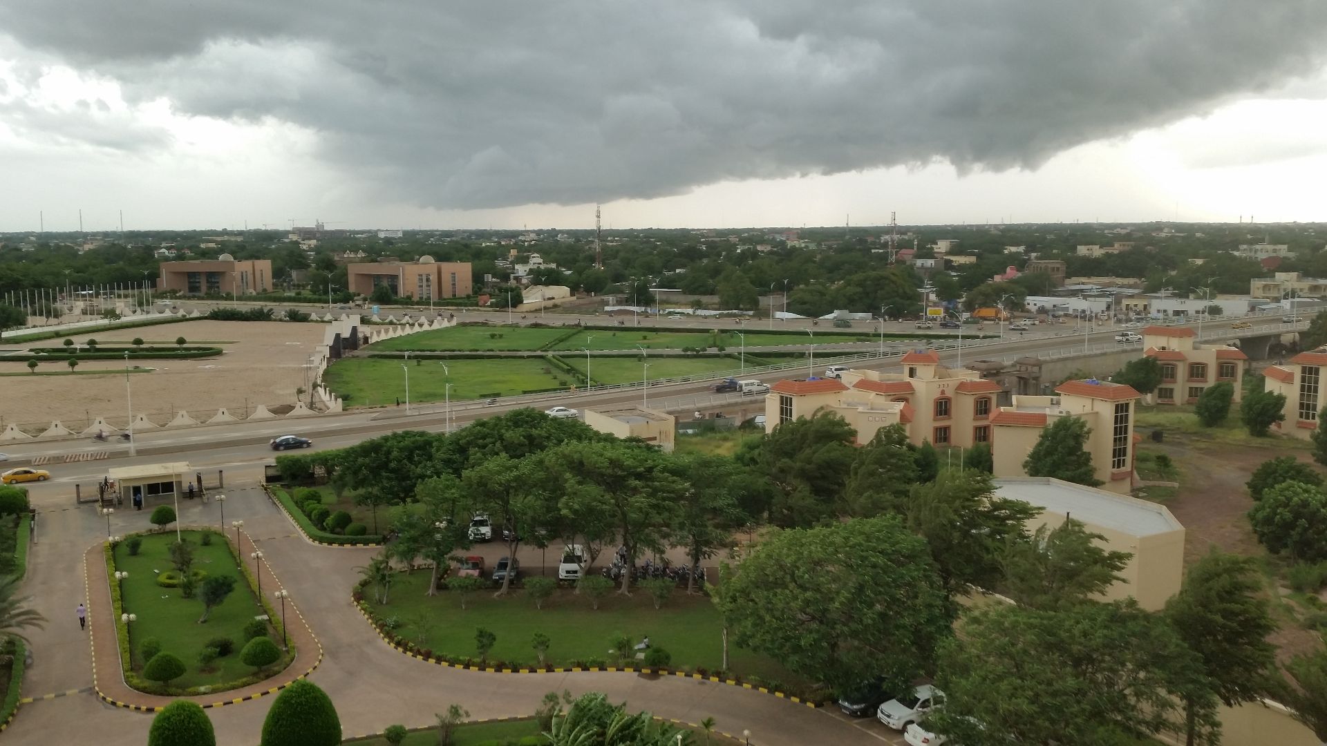 File:Storm clouds over N'Djamena (15386229016).jpg