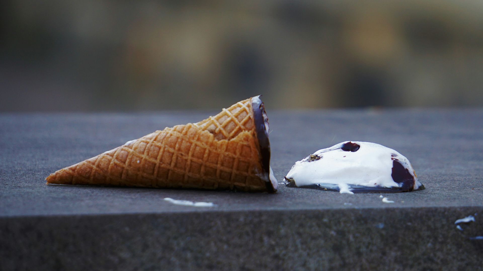 brown ice cream cone