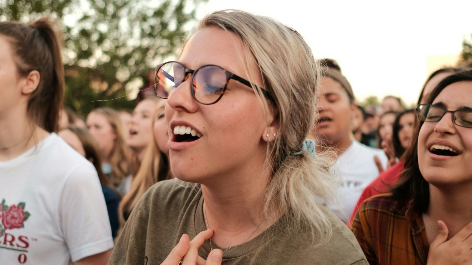 woman wearing eyeglasses