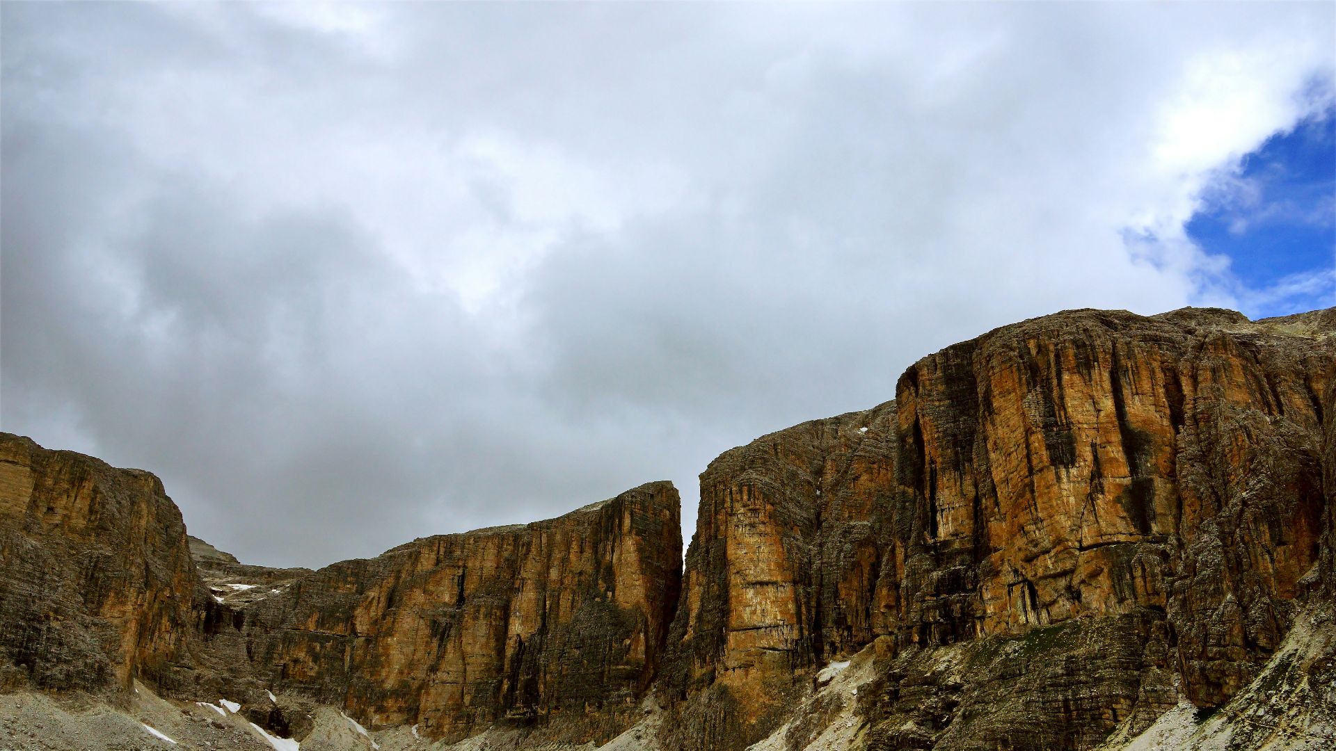 brown rock formation during daytime