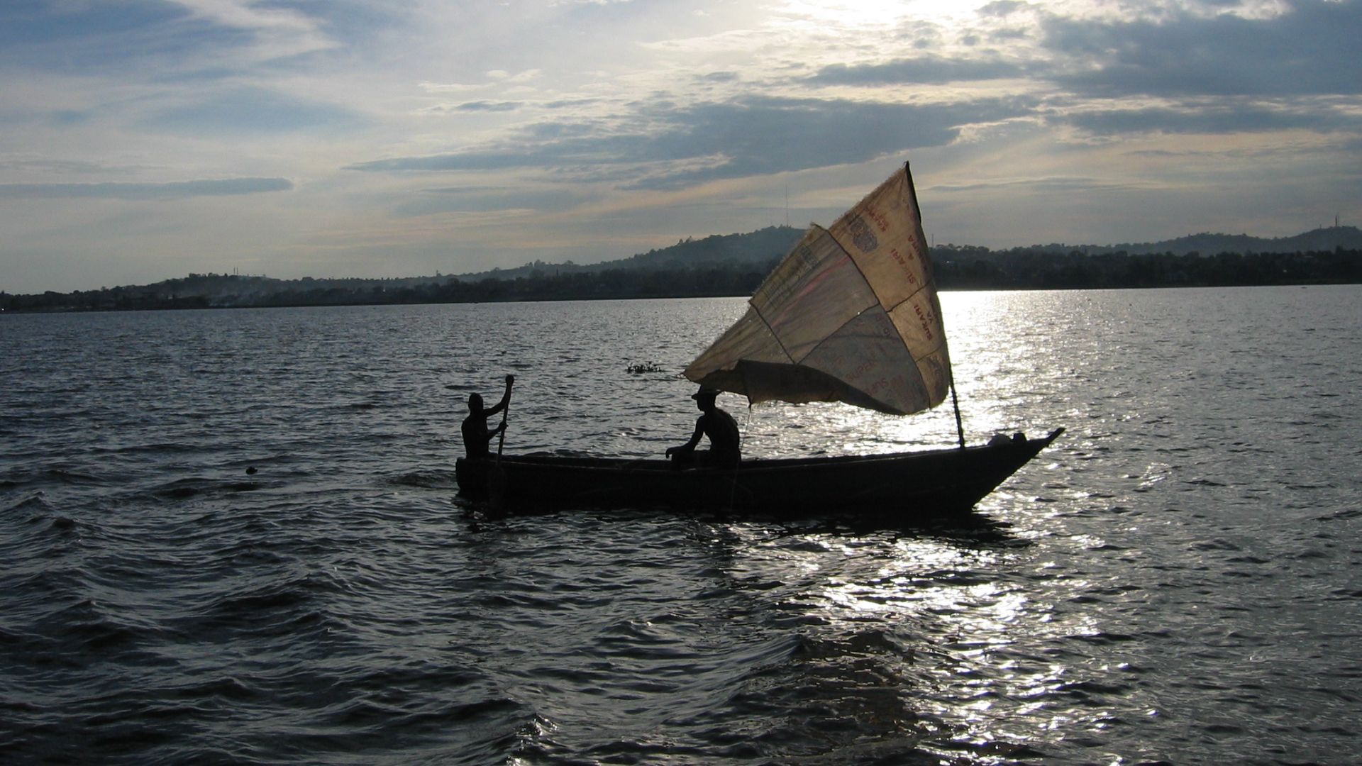 File:Victoria lake.JPG