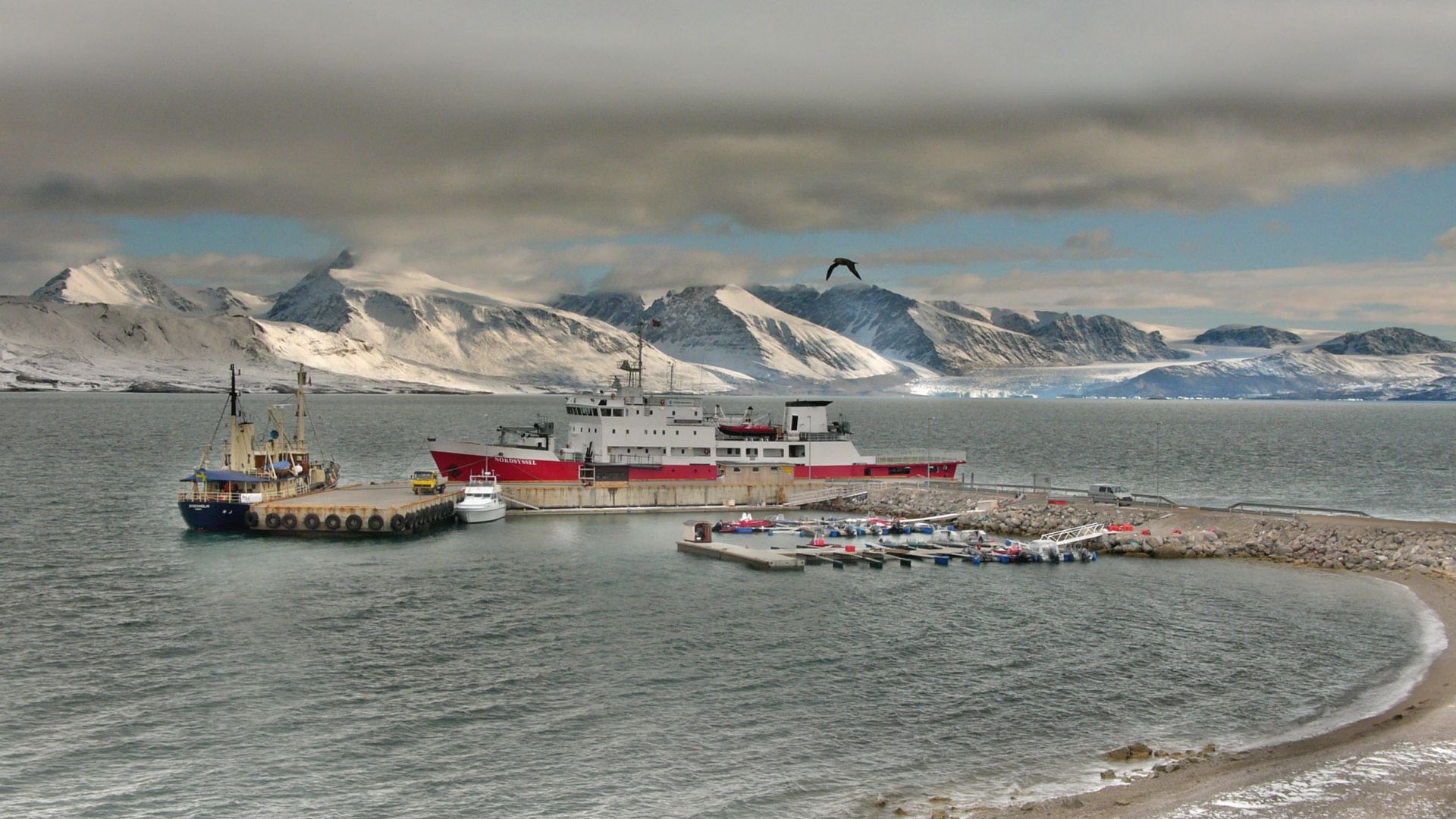 File:Spitzbergen nordsyssel hg.jpg
