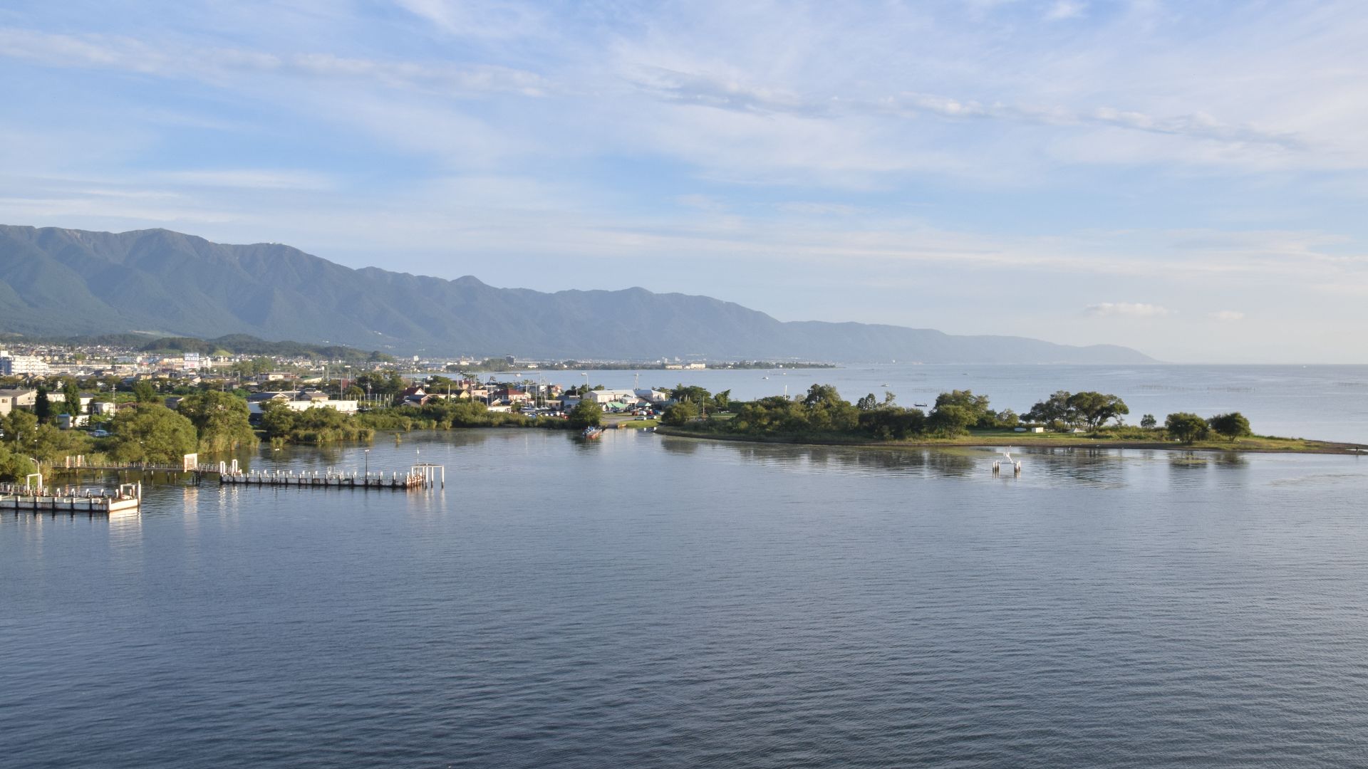 File:Biwa lake morning (50156438378).jpg