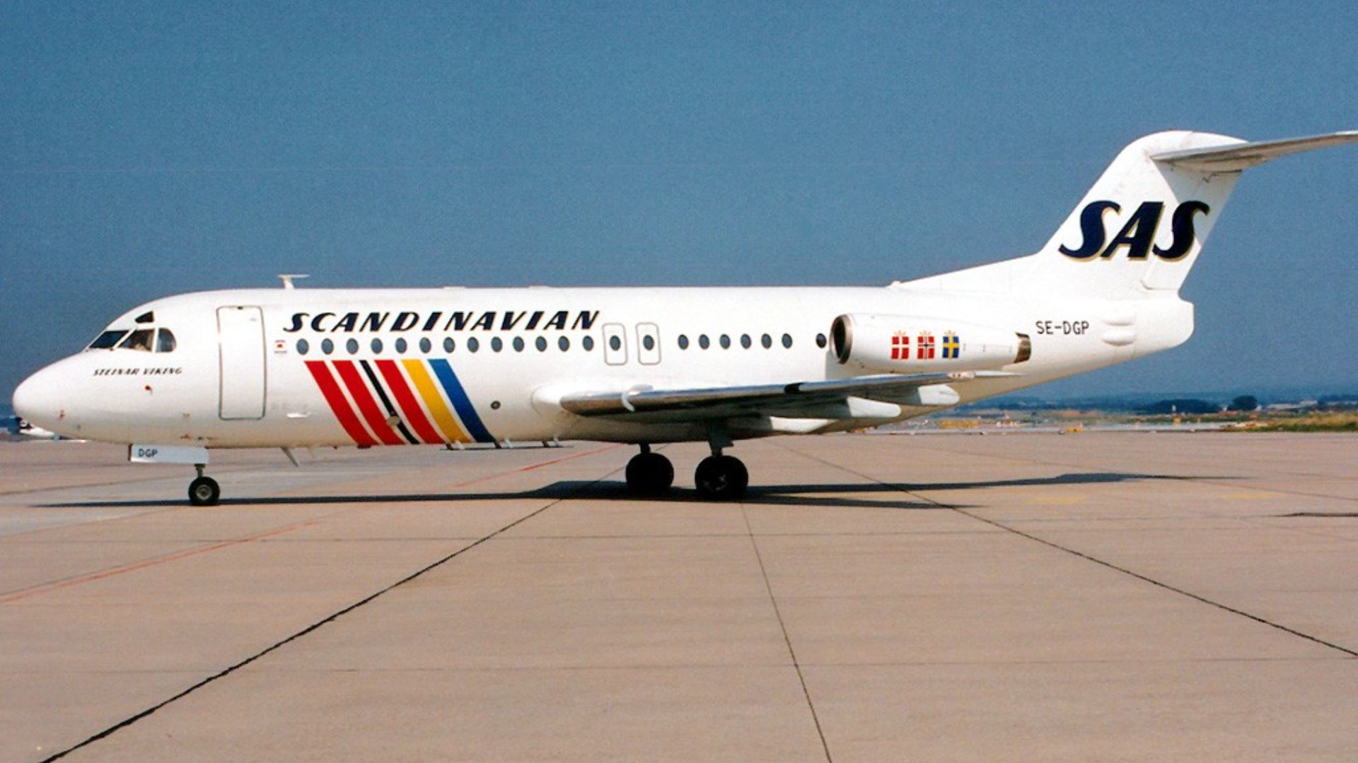 File:Scandinavian Airlines F-28-4000.jpg