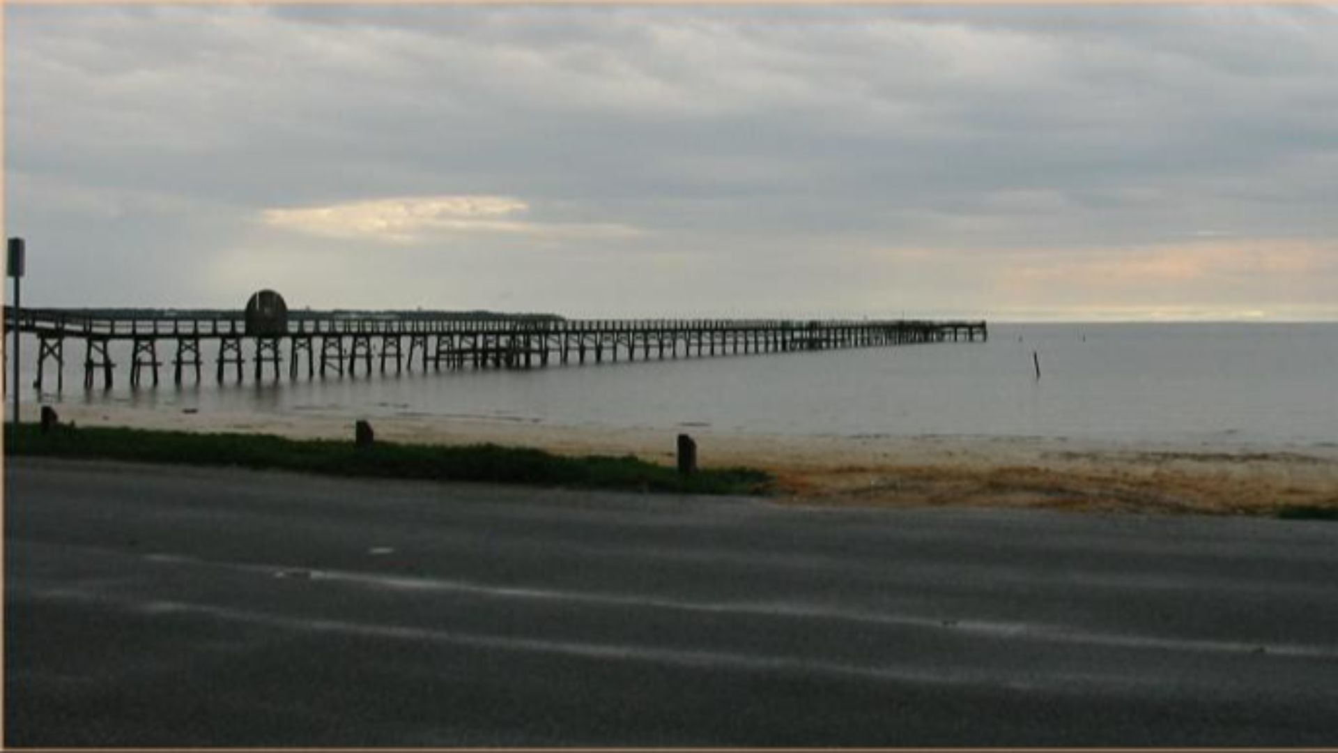 File:Bay St. Louis,MS Beach, 2003.jpg