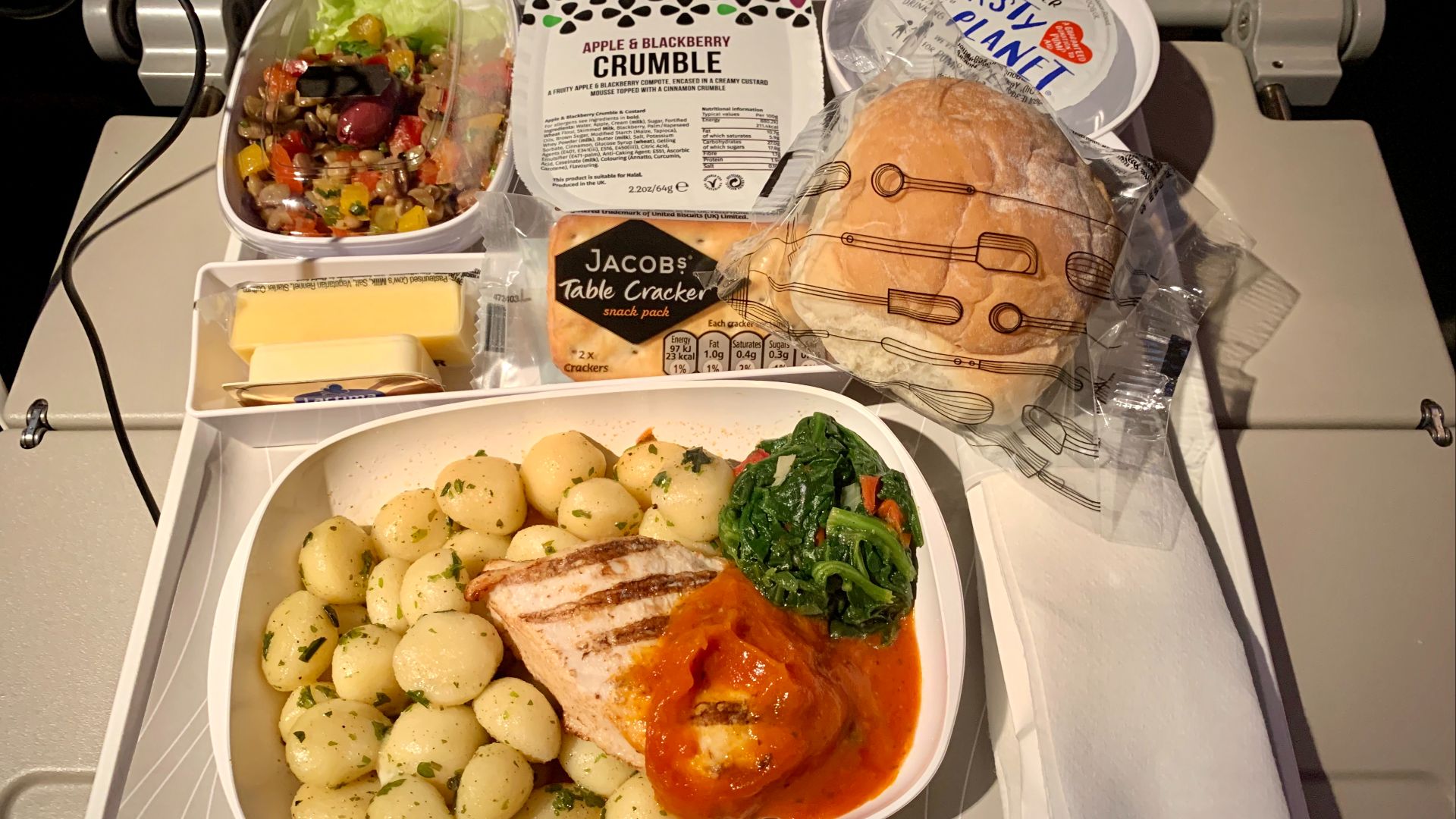 File:Emirates Economy class in-flight dinner meal Warsaw to Dubai, 2019.jpg