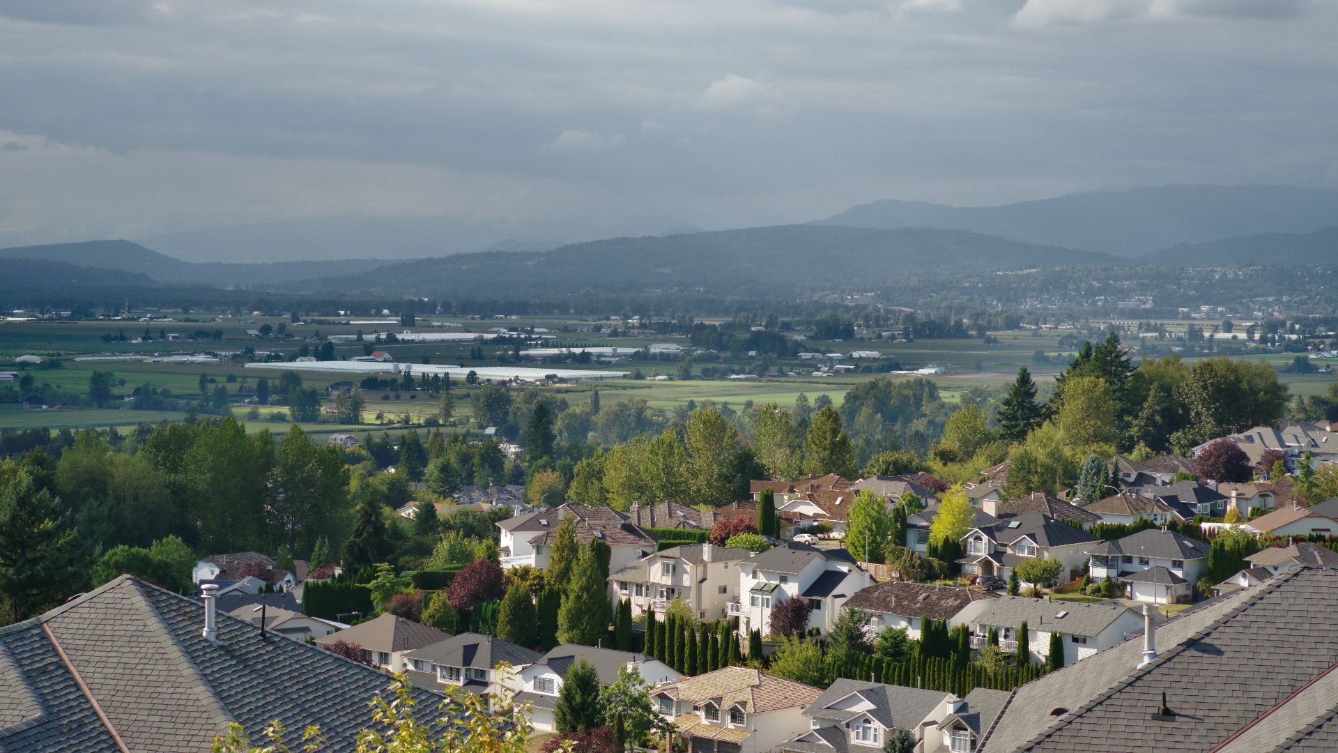 File:East Abbotsford looking towards Mission.jpg