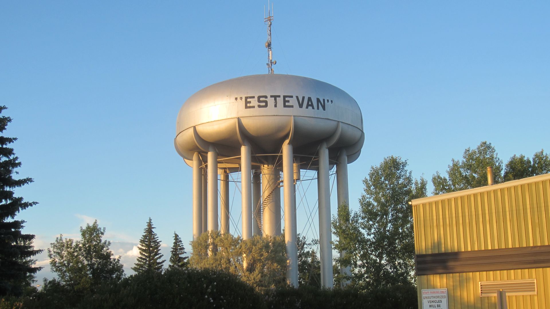 File:Estevan Water Tower.jpg