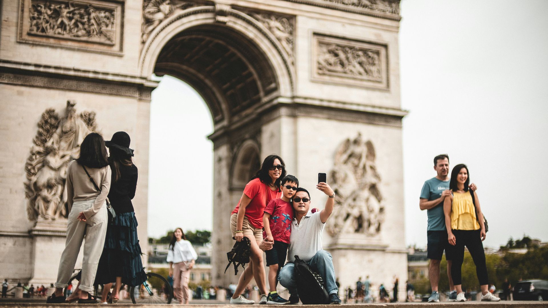 photography of family during daytime