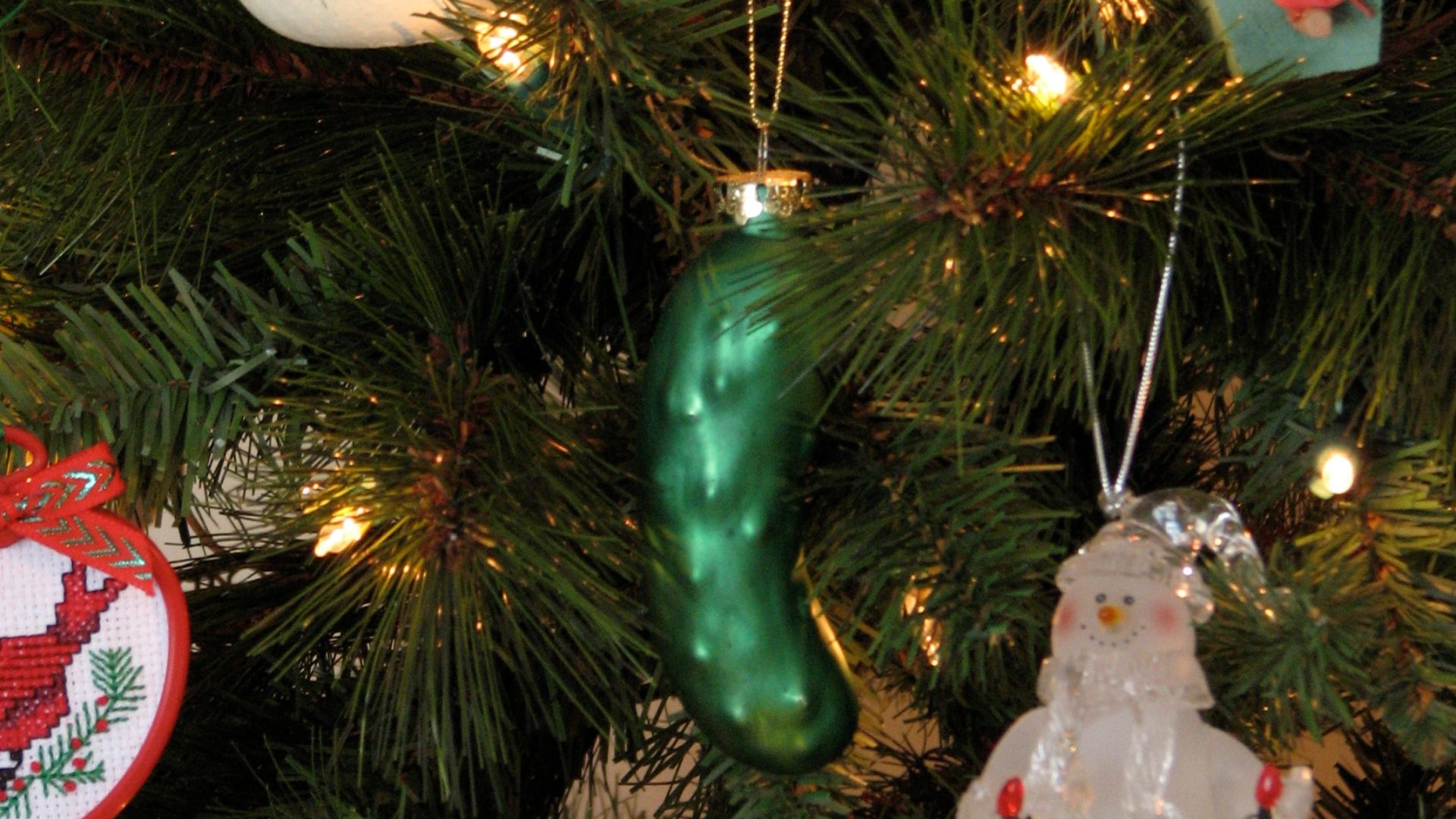 File:Pickle ornament doubly excellent (2132257578).jpg
