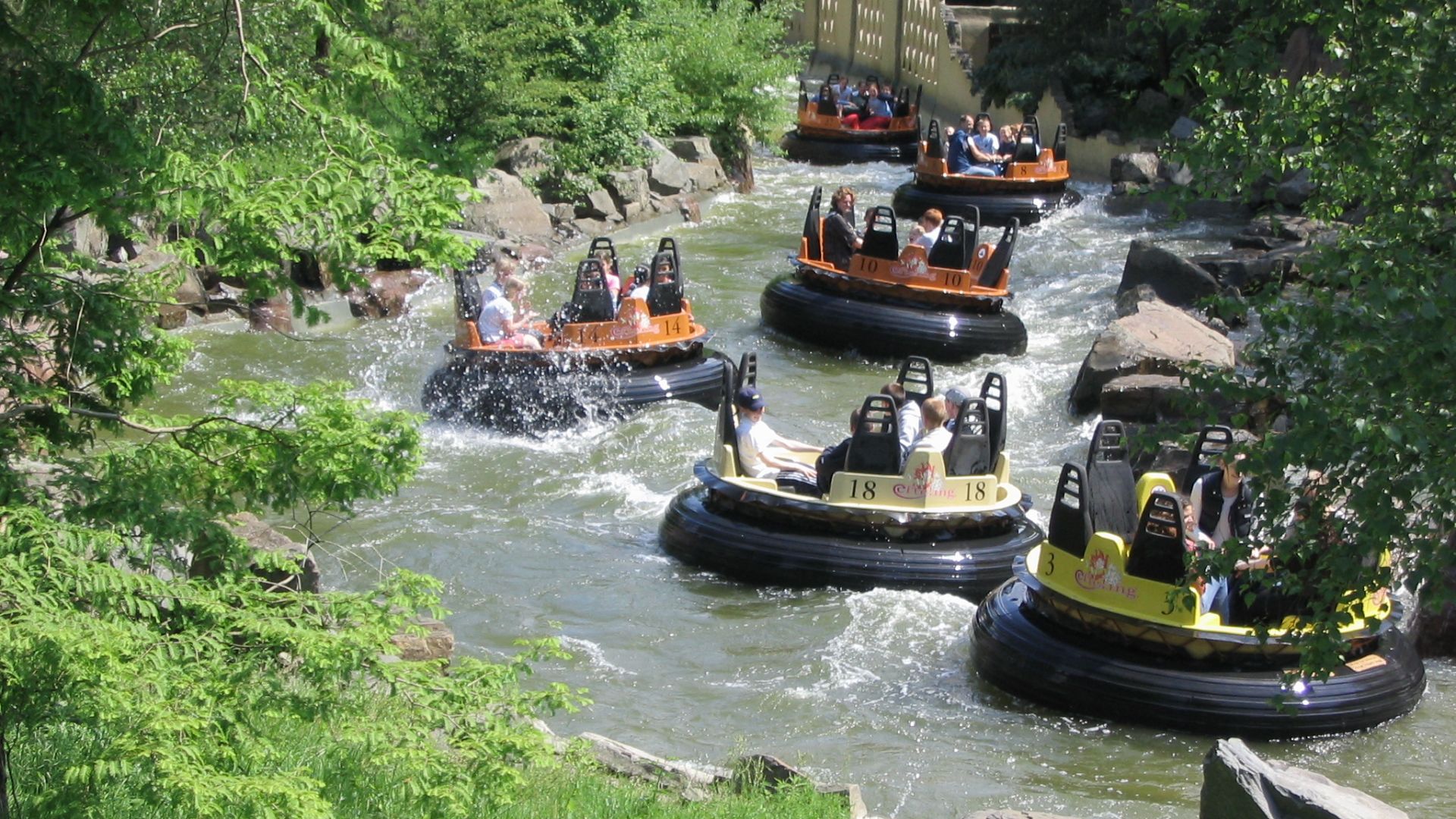File:Efteling Pirana.jpg