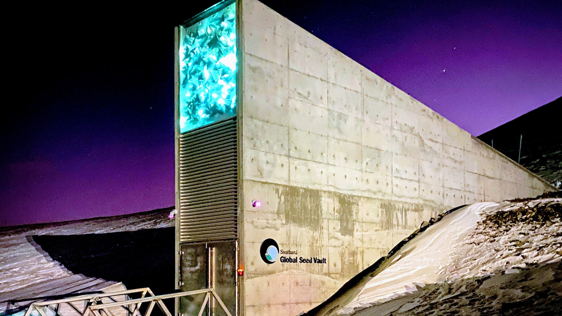 File:Entrance to the Seed Vault (cropped).jpg
