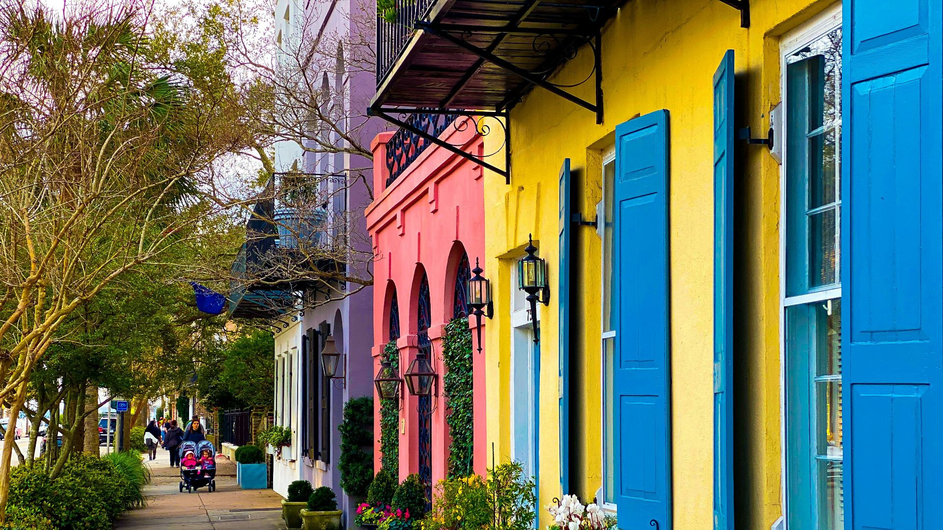yellow and blue concrete building