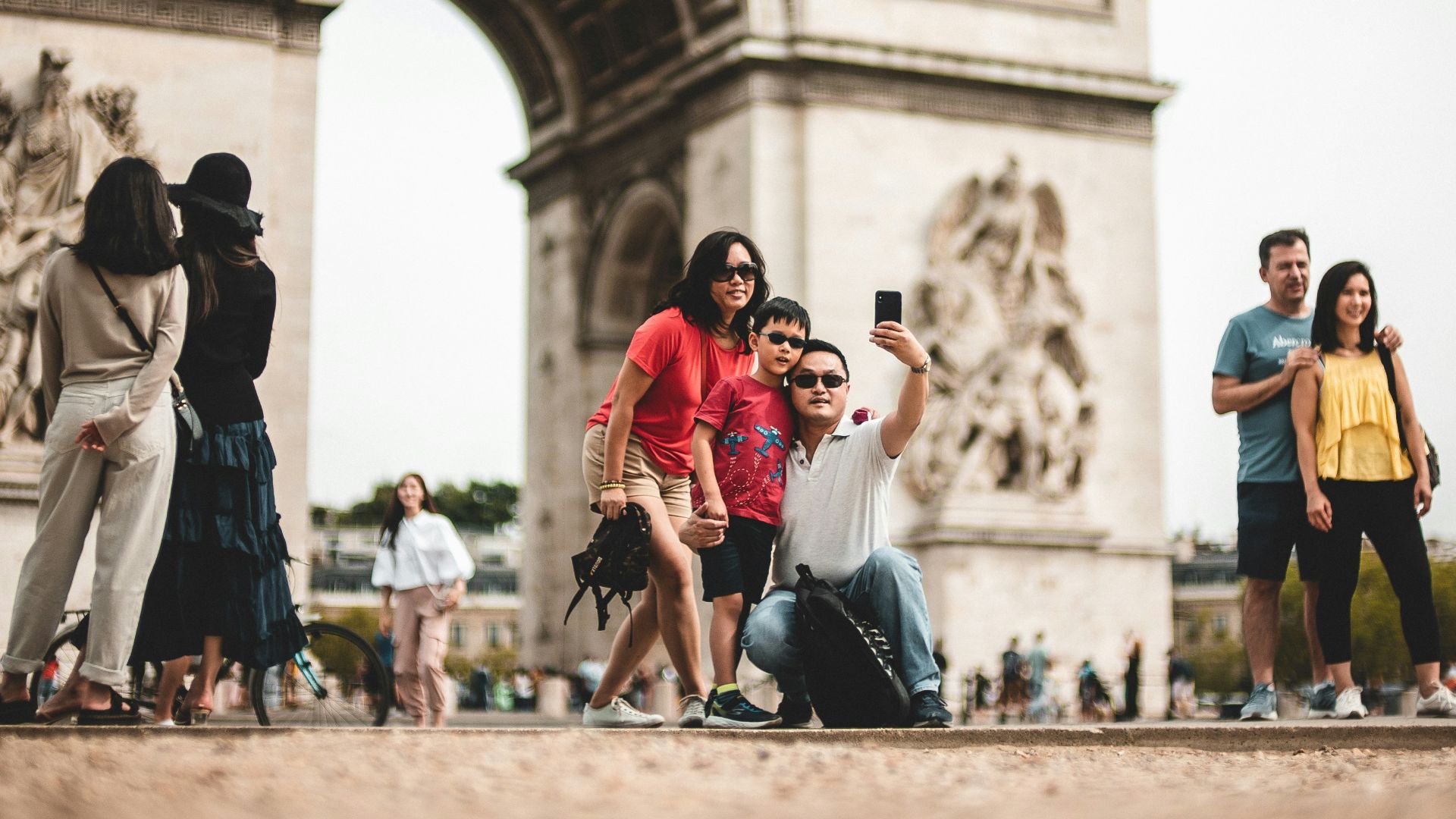 photography of family during daytime