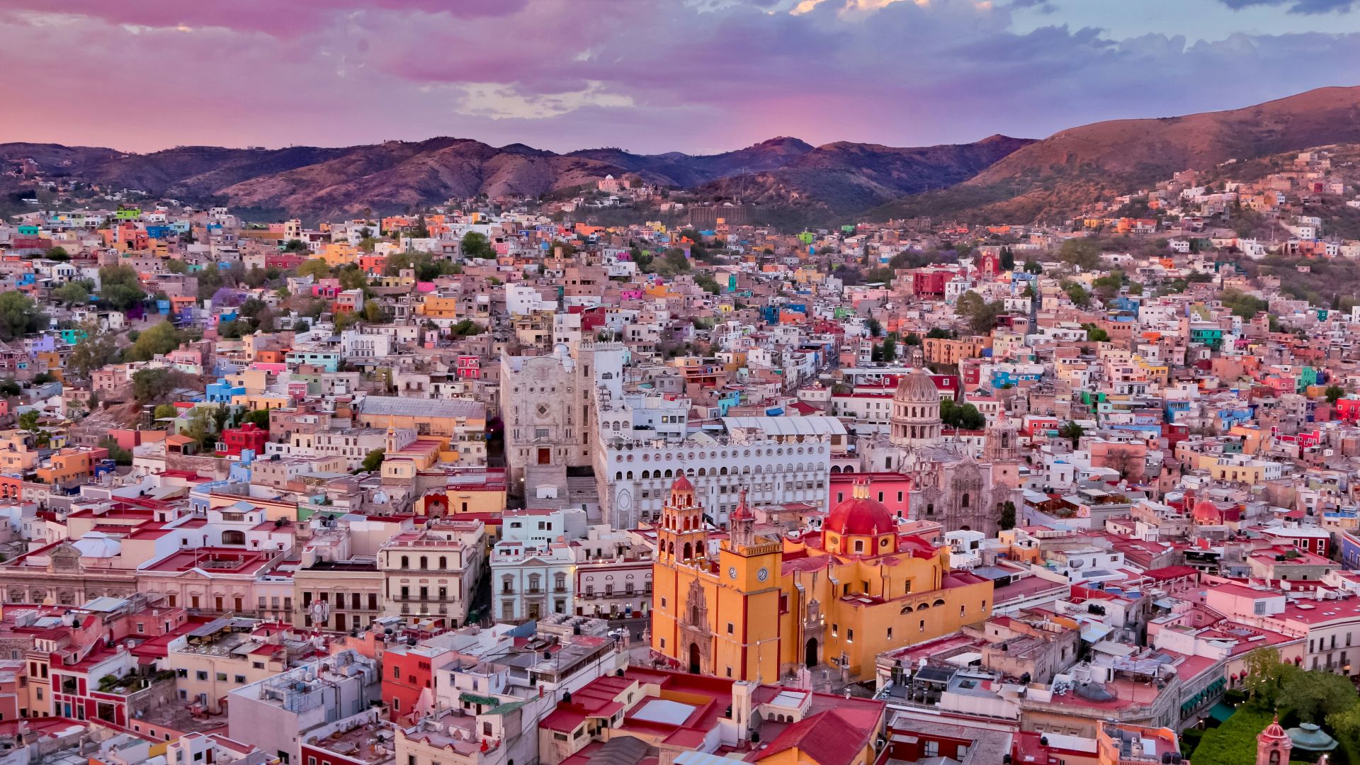 a city with many buildings