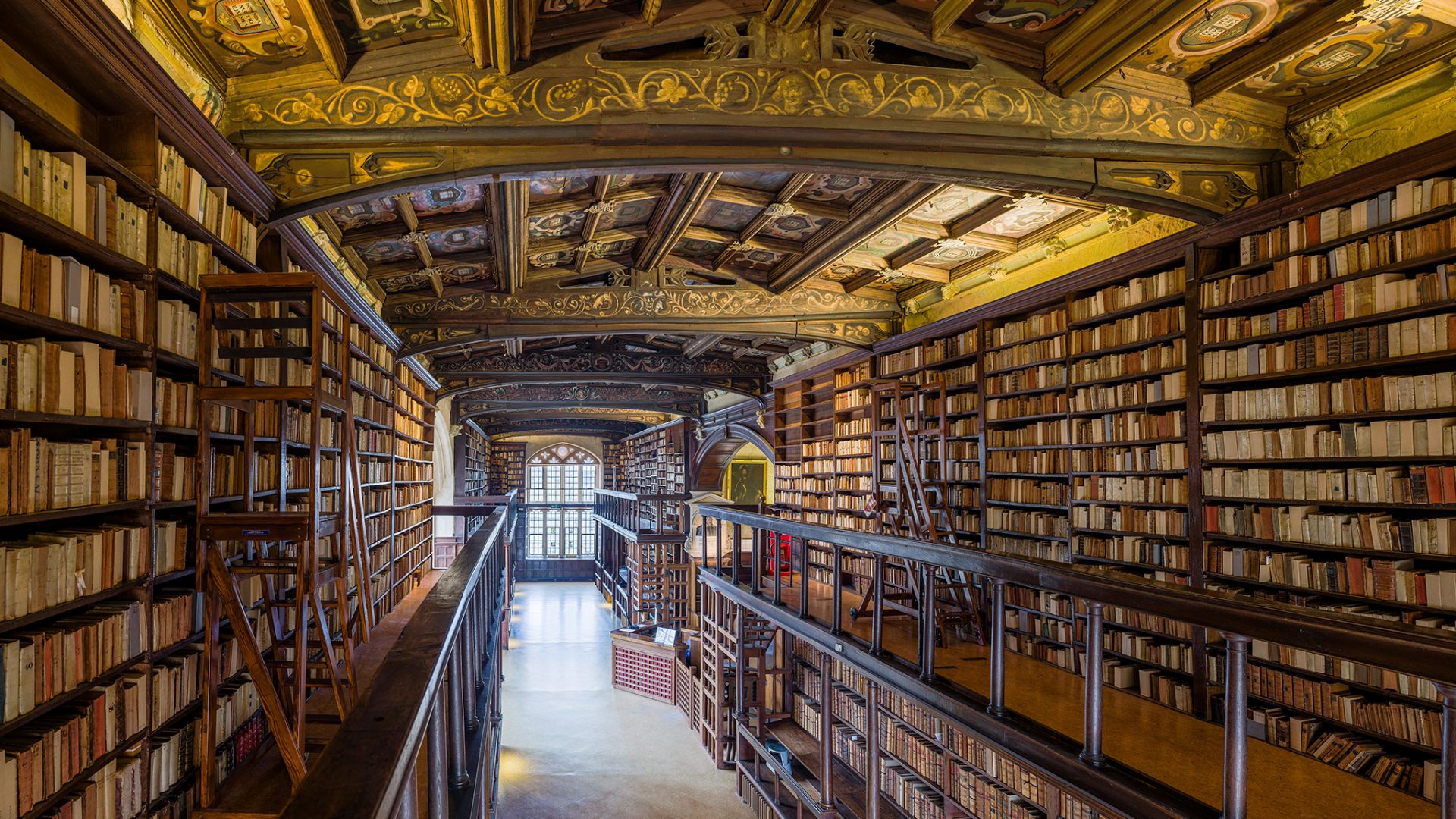 File:Duke Humfrey's Library Interior 5, Bodleian Library, Oxford, UK - Diliff.jpg