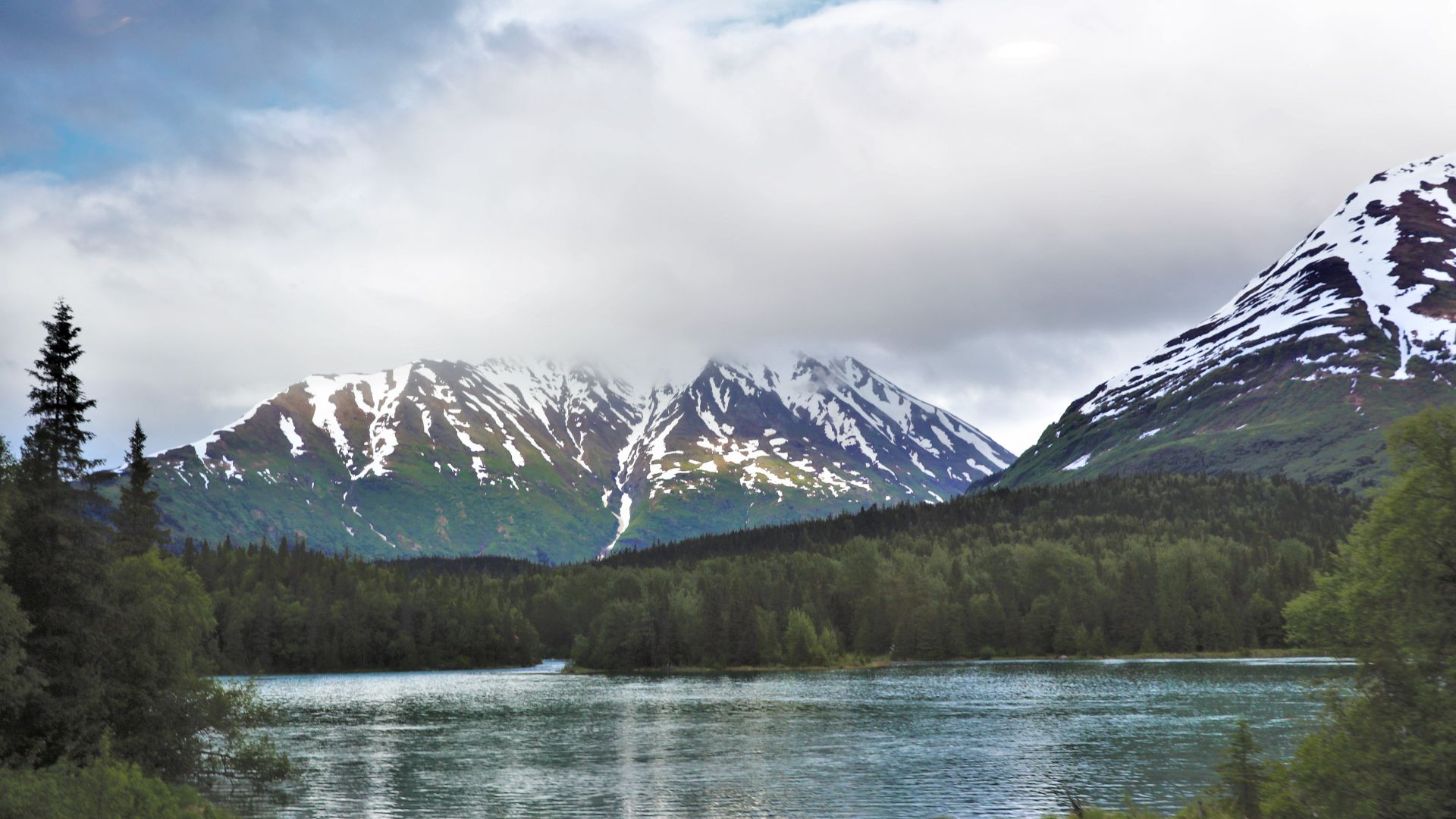 File:Upper Trail Lake, Alaska ENBLA03.jpg