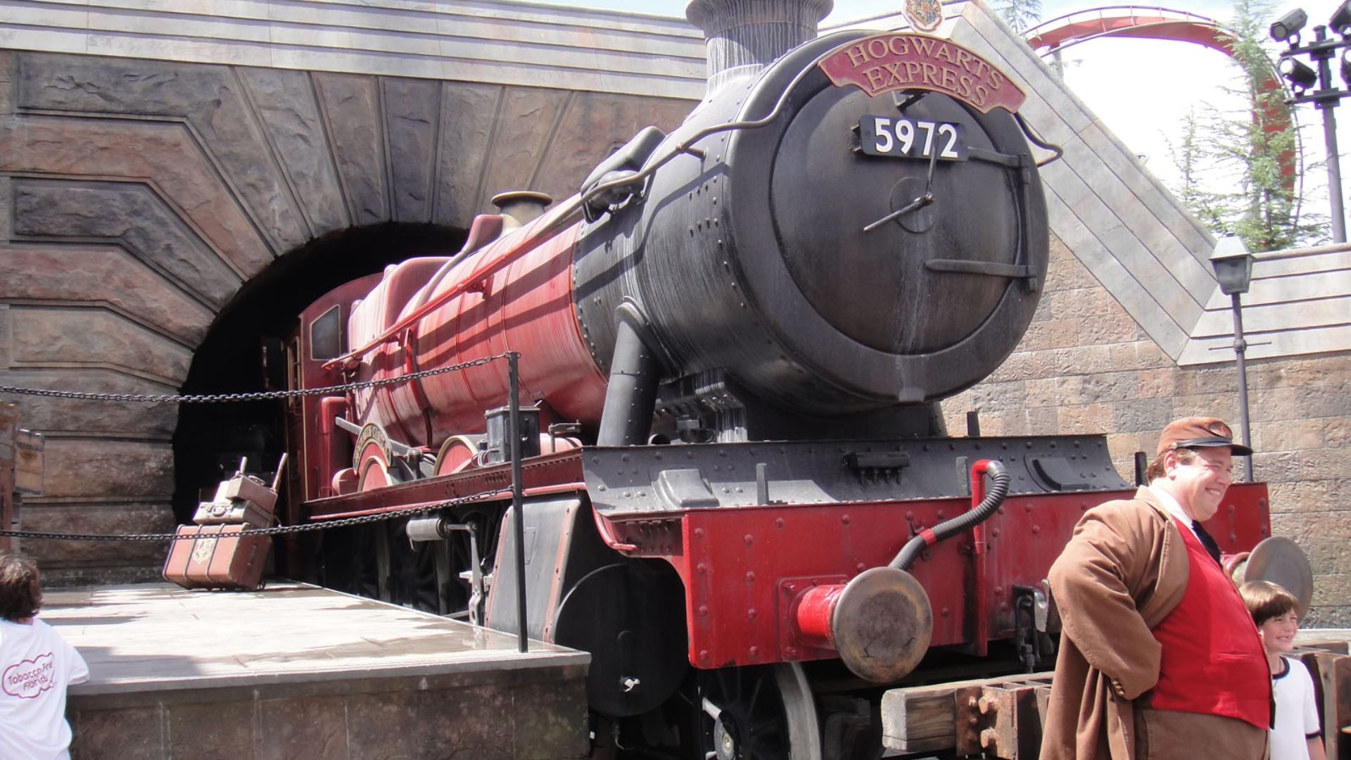 File:Wizarding World of Harry Potter - Hogwarts Express (5013546265).jpg