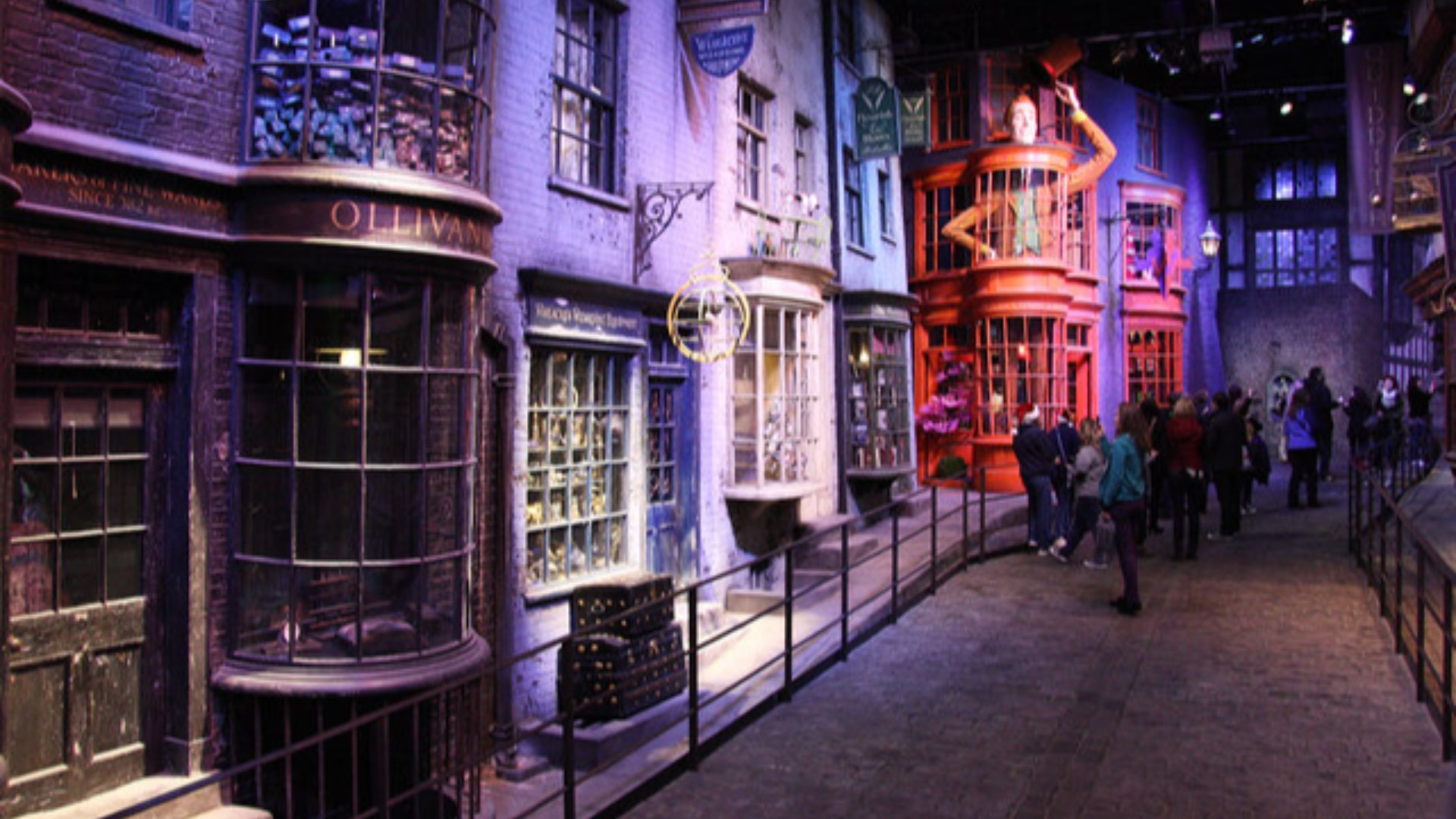 File:Diagon Alley-geograph.org.uk-3264063.jpg
