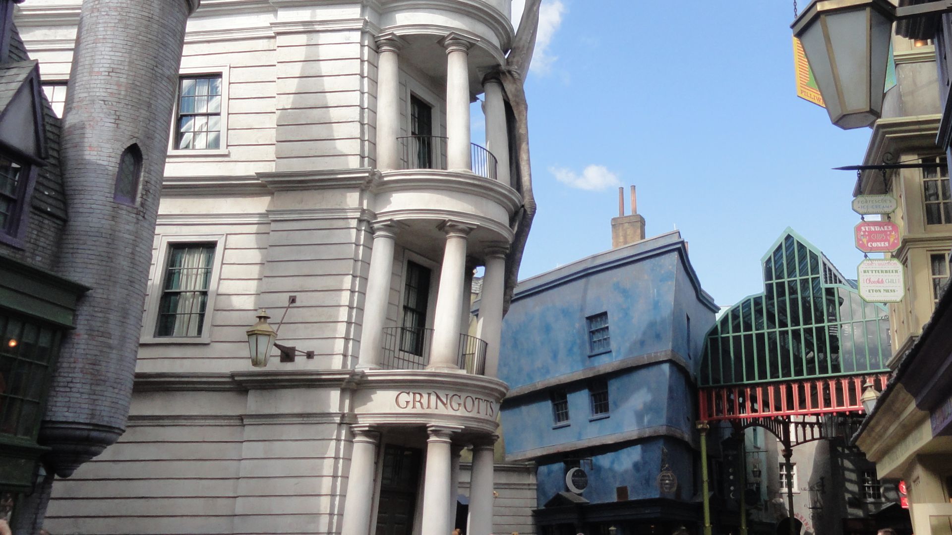 File:Diagon Alley3.jpg