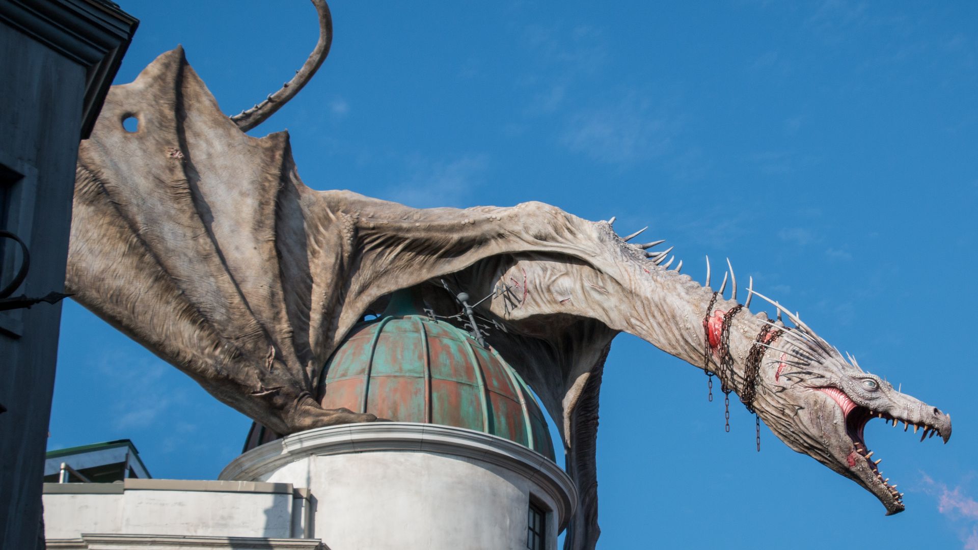 File:Gringotts Dragon (42428011465).jpg