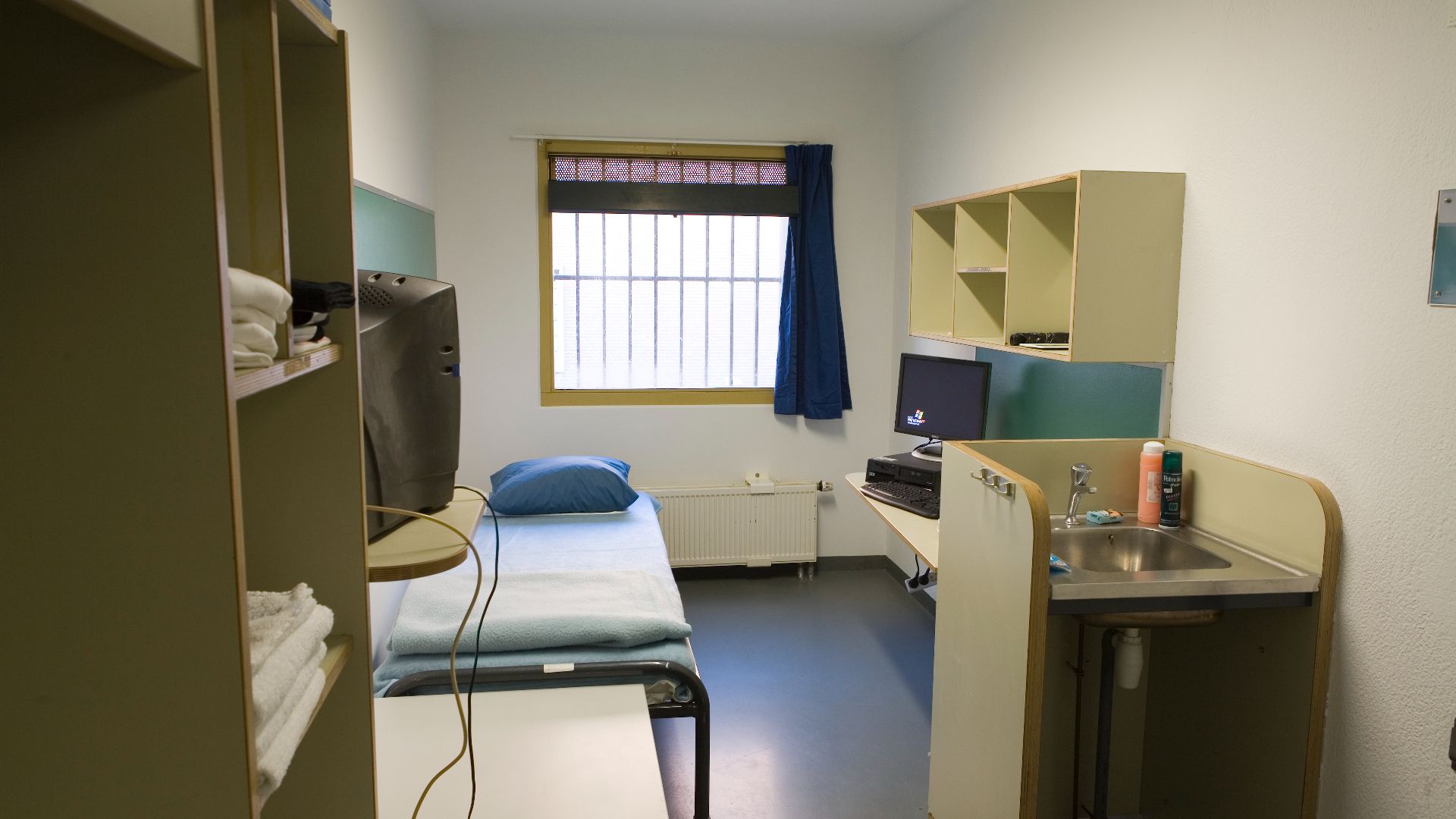 File:ICTY Detention Unit cell.jpg